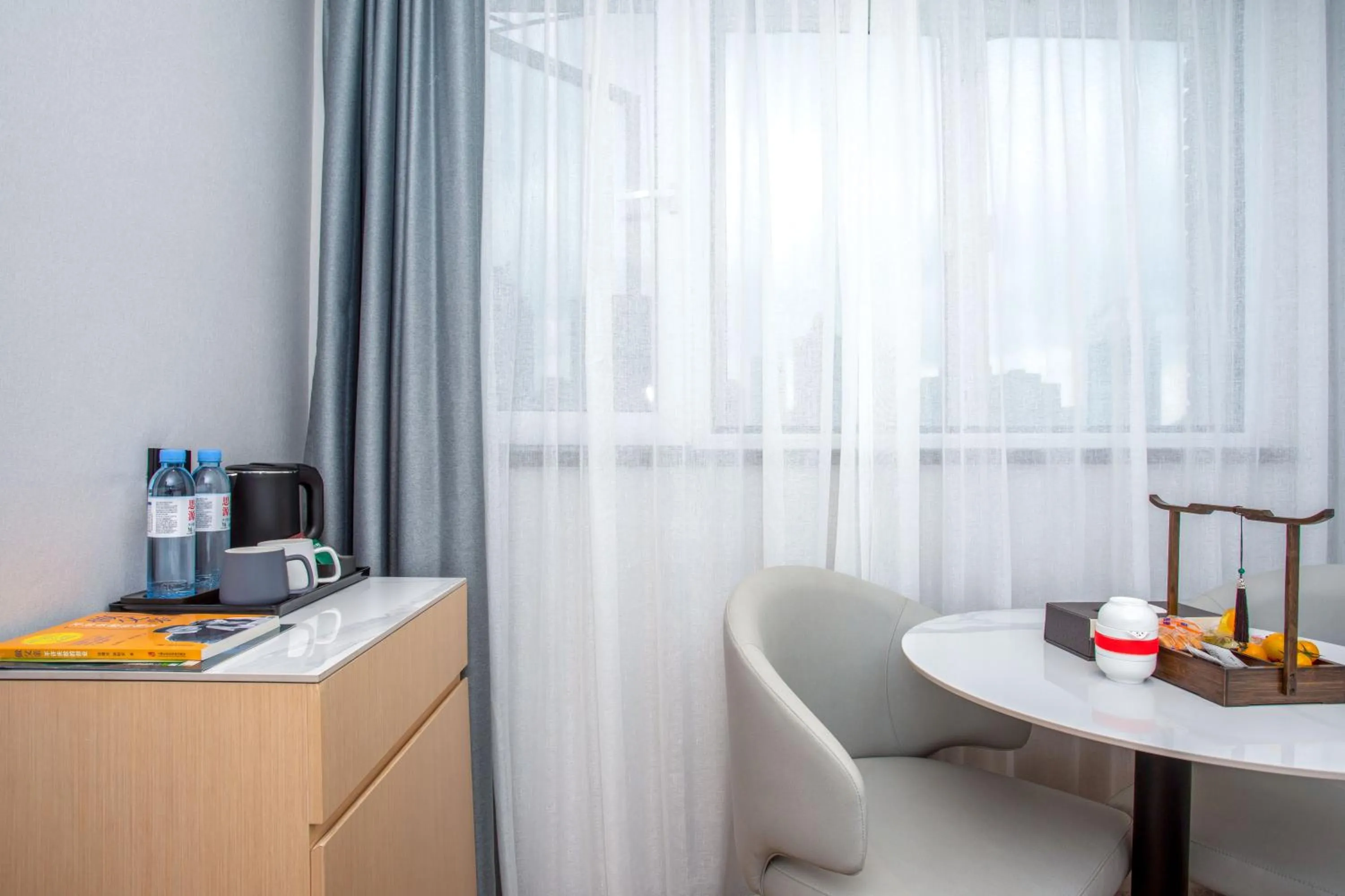 Coffee/tea facilities in VX Hotel Shanghai Yixian Road Dabaishu