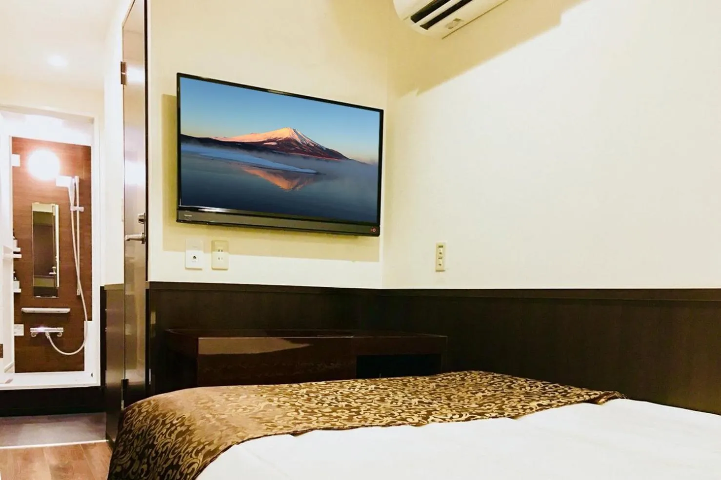 TV and multimedia, Bed in Ikebukuro Central Hotel
