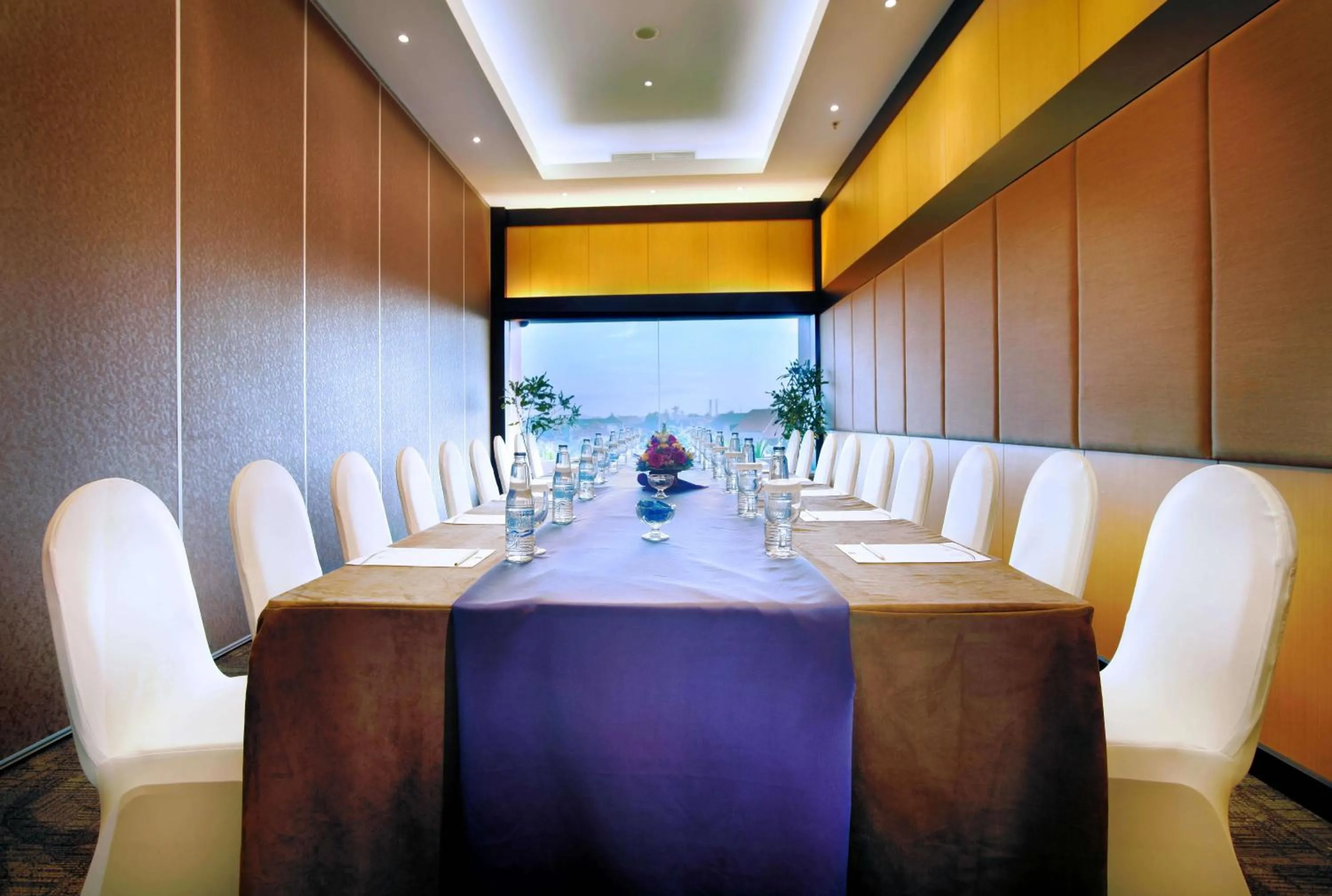 Business facilities in Quest Hotel Kuta by ASTON