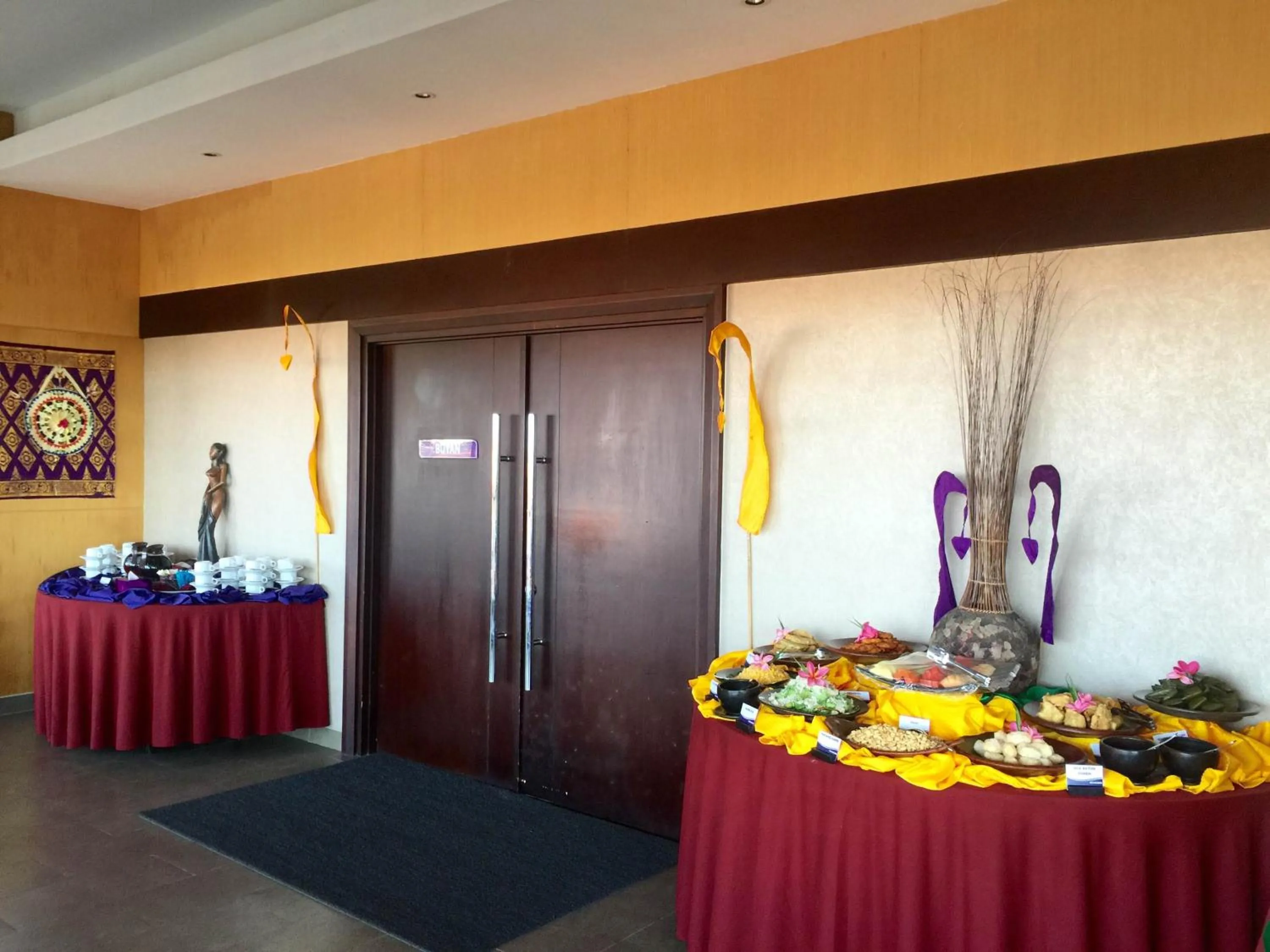 Meeting/conference room in Quest Hotel Kuta by ASTON