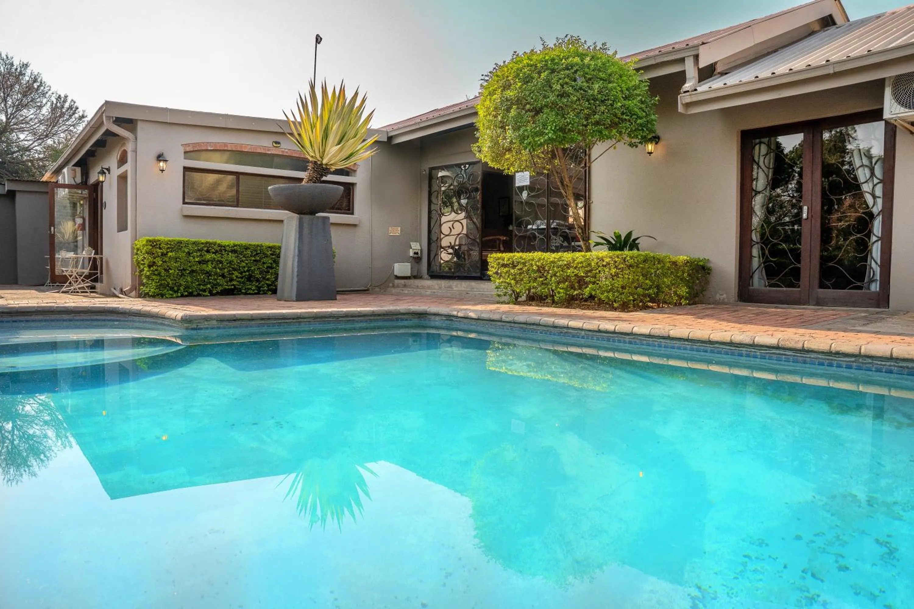 Swimming pool in Klip en Kristal Guest House