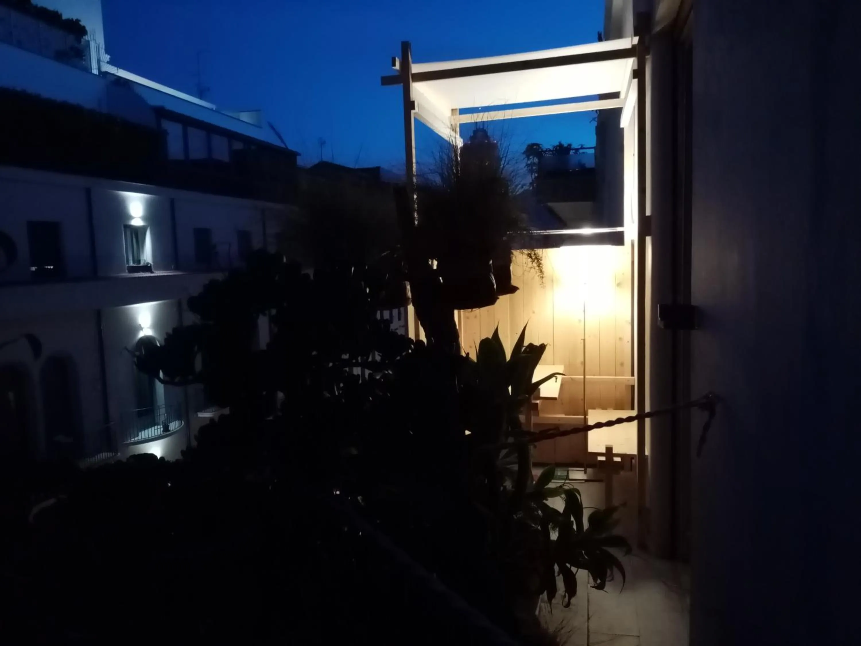 Night in Ariston Petit Hotel