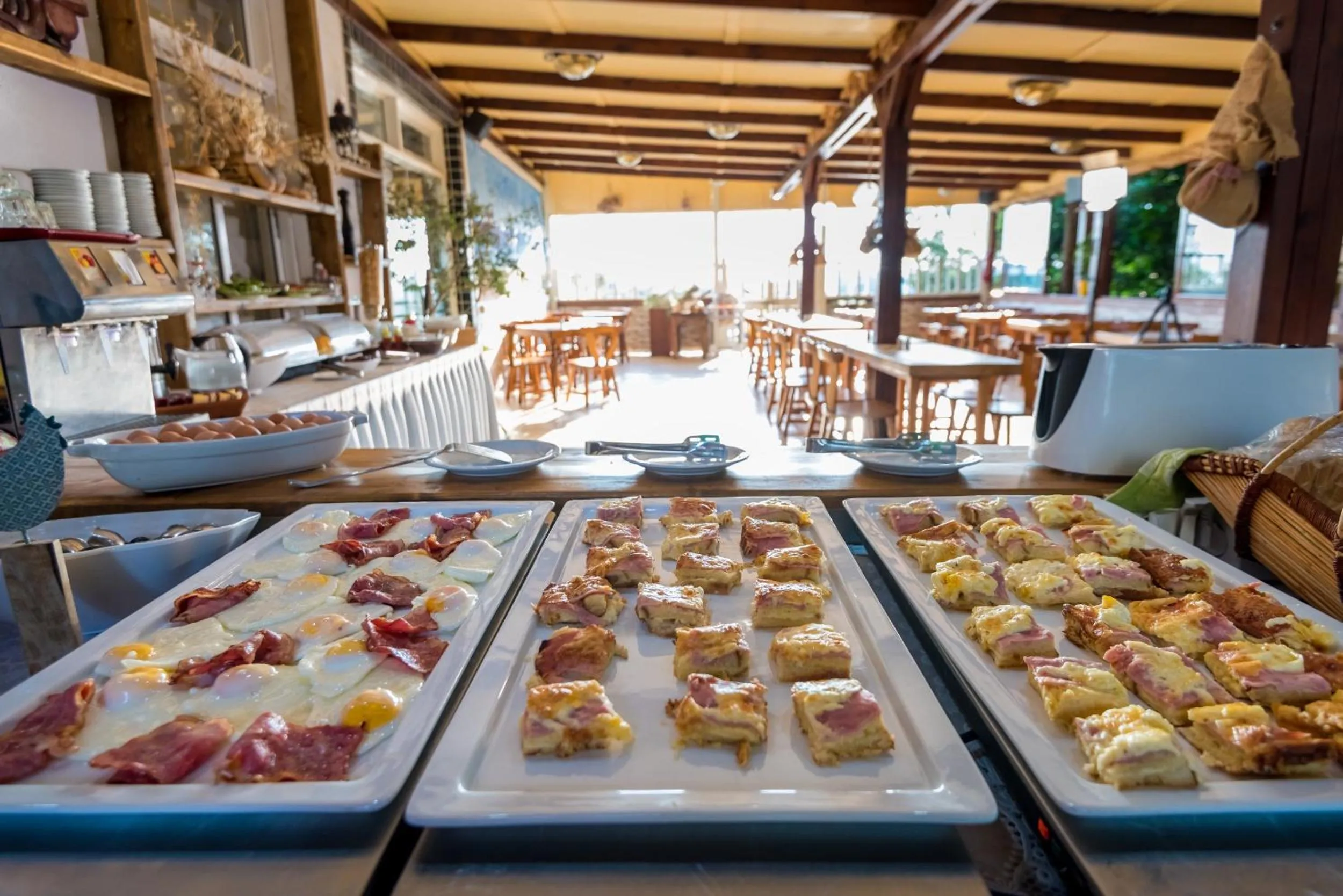 Restaurant/places to eat in Sunny Days