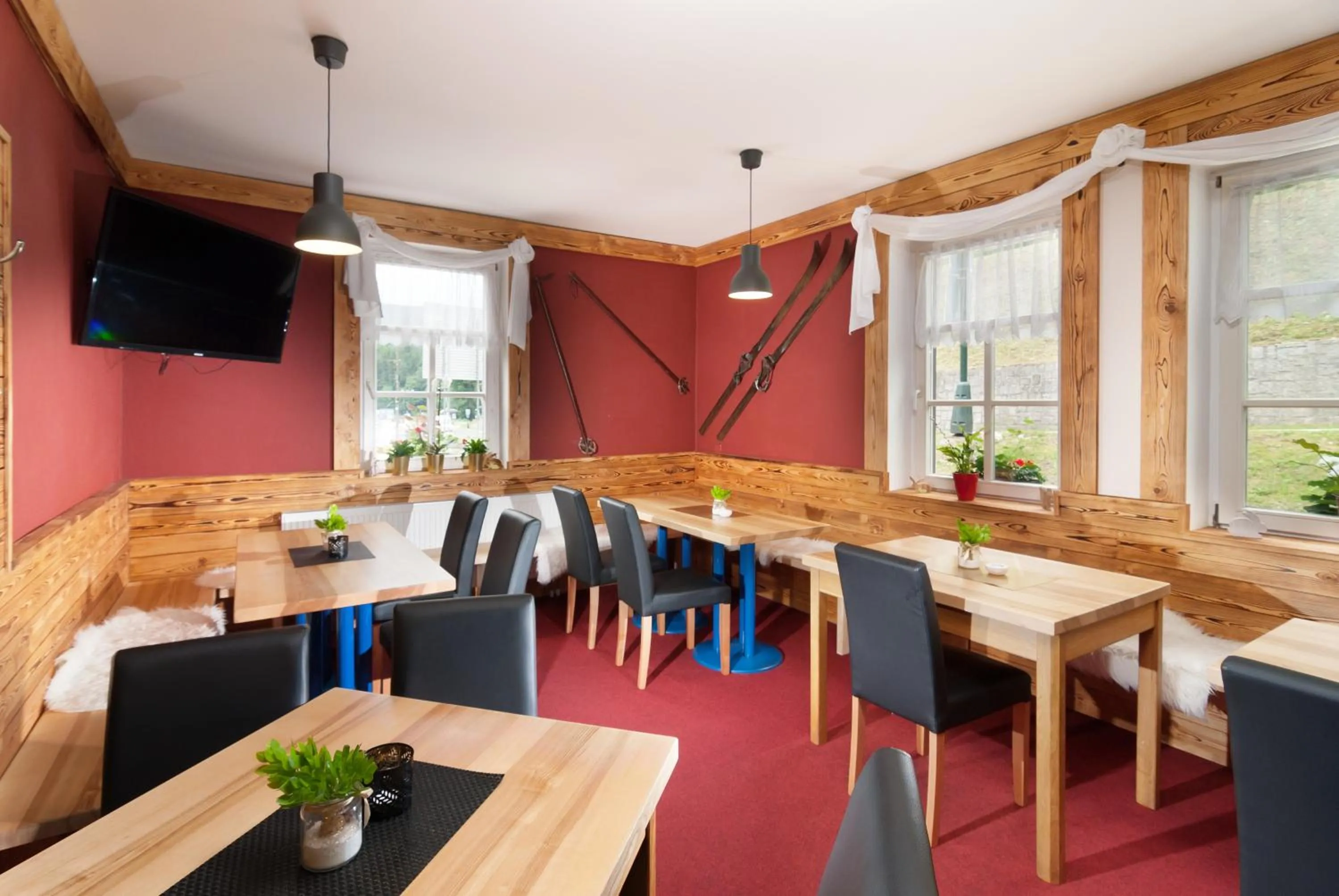 Restaurant/places to eat in Hotel Hradec