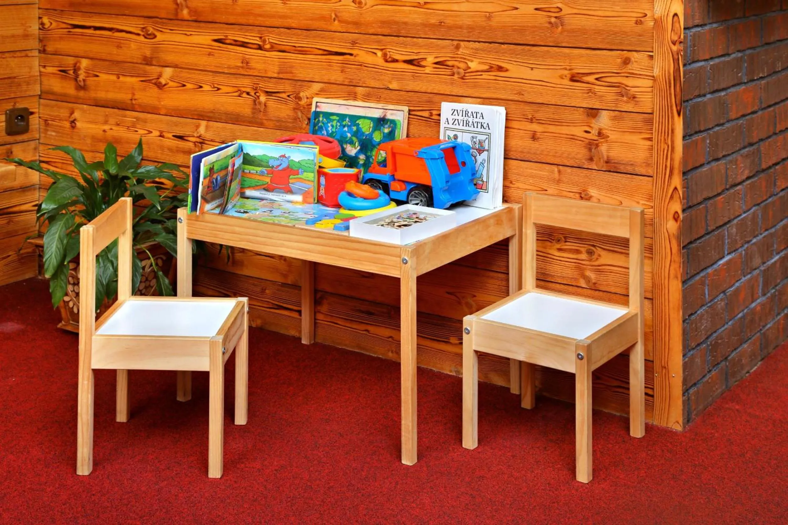 Restaurant/places to eat in Hotel Hradec