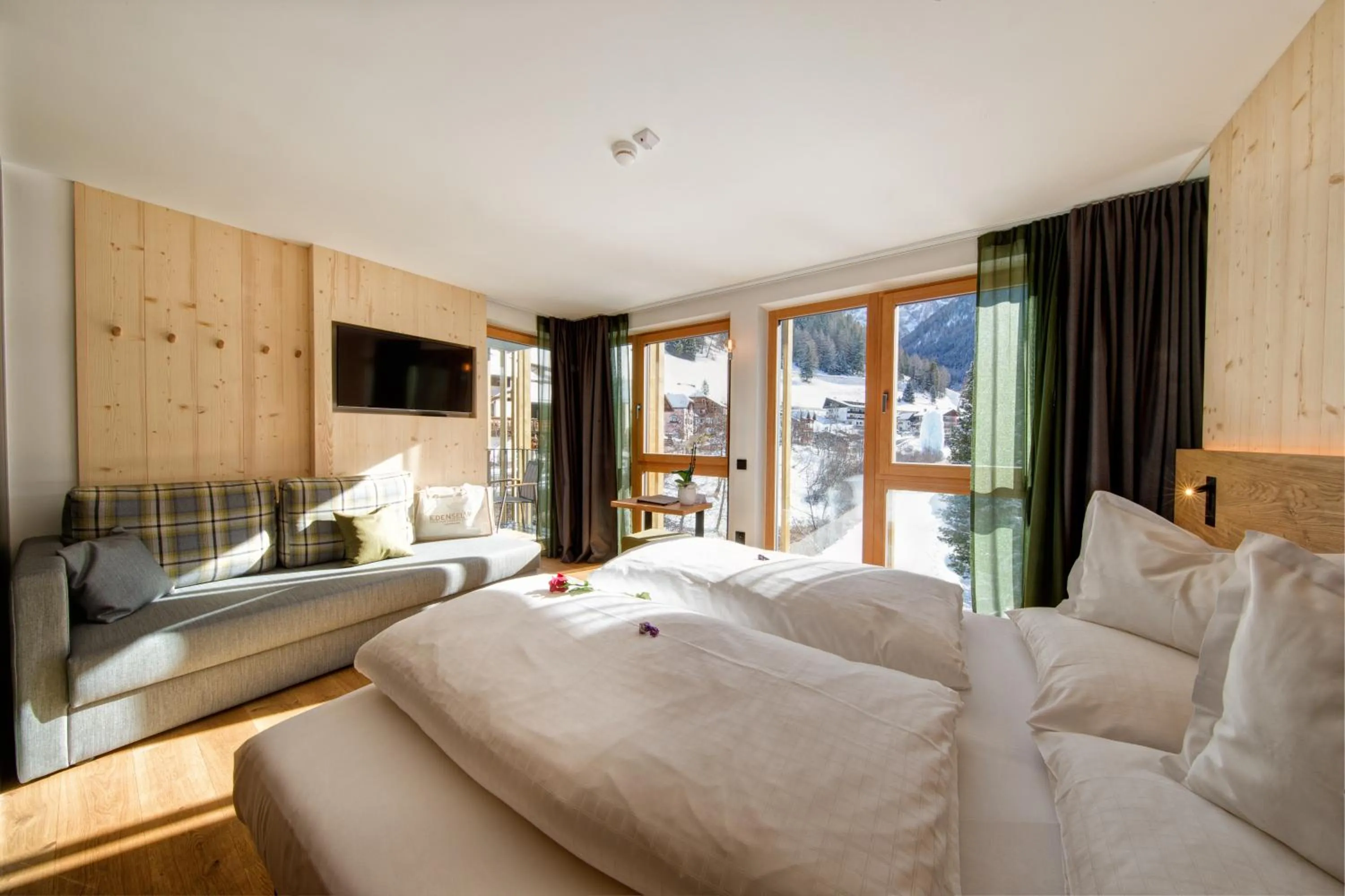 Mountain view, Bed in Mountain Design Hotel Eden Selva