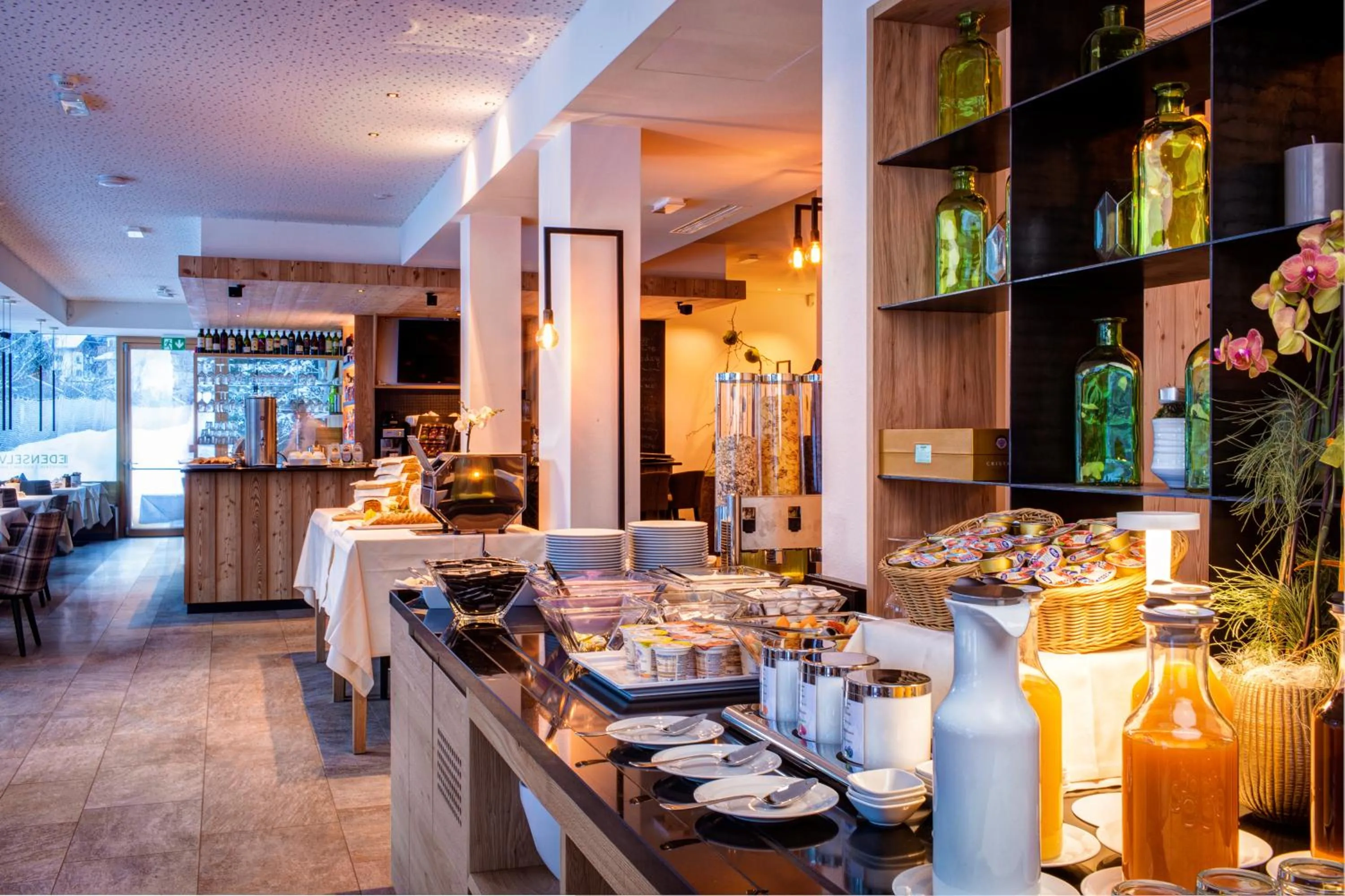 Restaurant/places to eat in Mountain Design Hotel Eden Selva