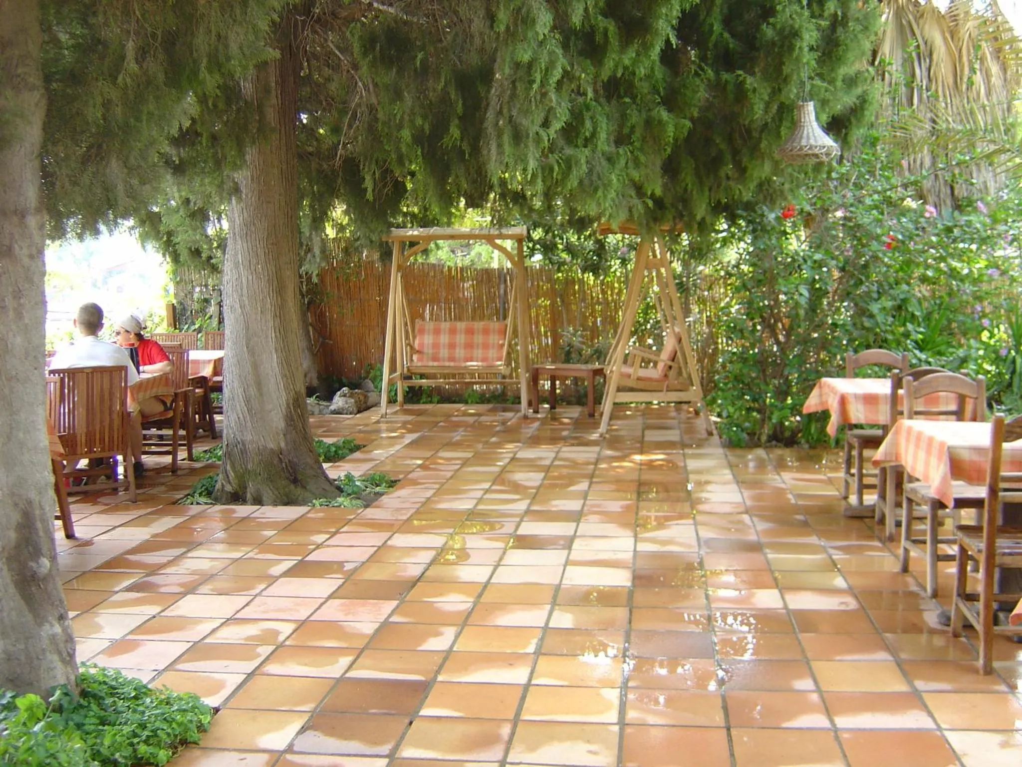 Restaurant/places to eat in Hotel Happy Caretta