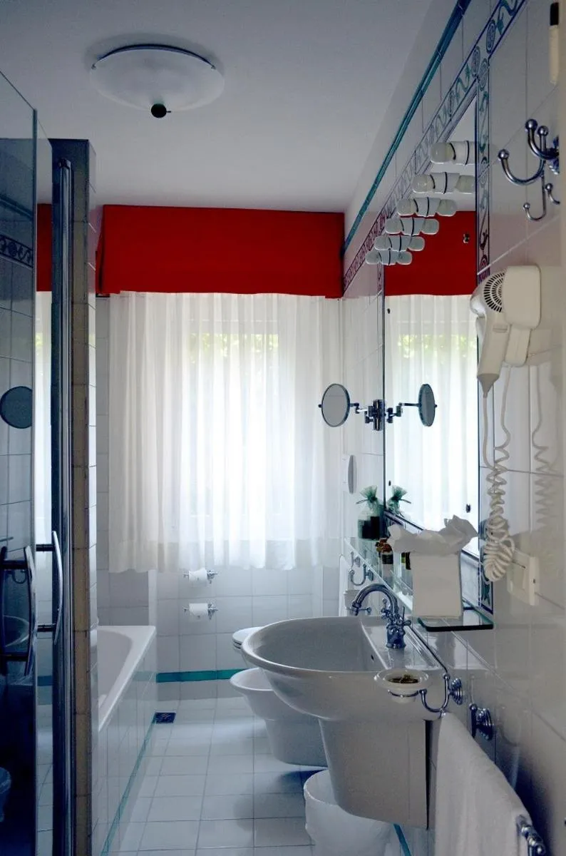 Bathroom in Hermitage Hotel & Resort Forte dei Marmi - Starhotels Collezione