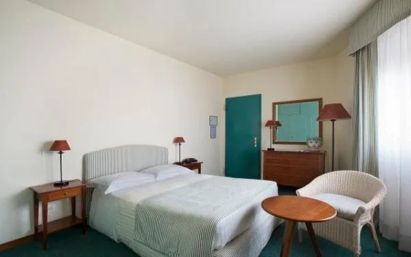 Photo of the whole room, Bed in Hermitage Hotel & Resort Forte dei Marmi - Starhotels Collezione