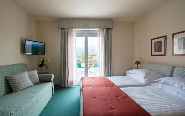 Photo of the whole room, Bed in Hermitage Hotel & Resort Forte dei Marmi - Starhotels Collezione