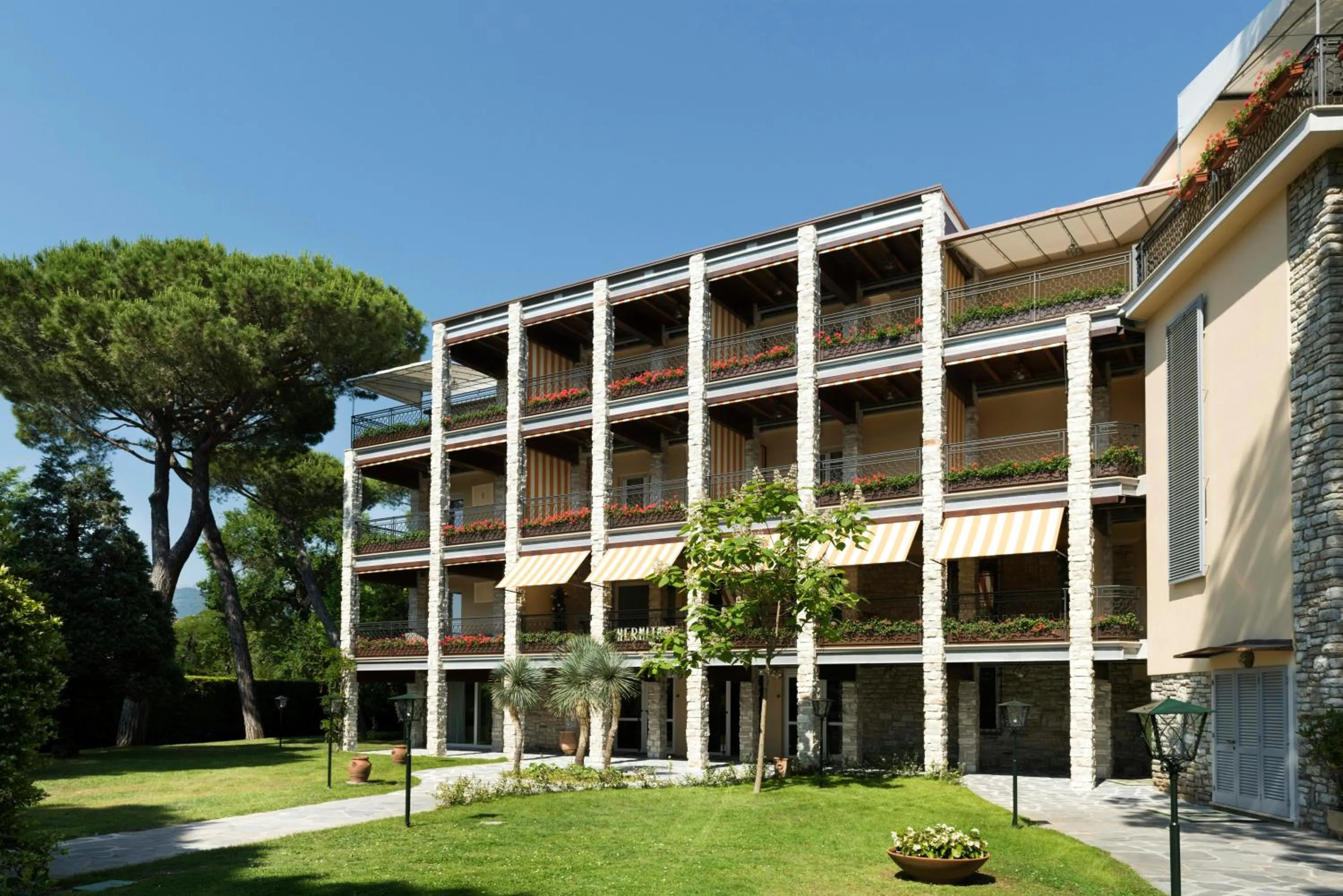 Property building in Hermitage Hotel & Resort Forte dei Marmi - Starhotels Collezione