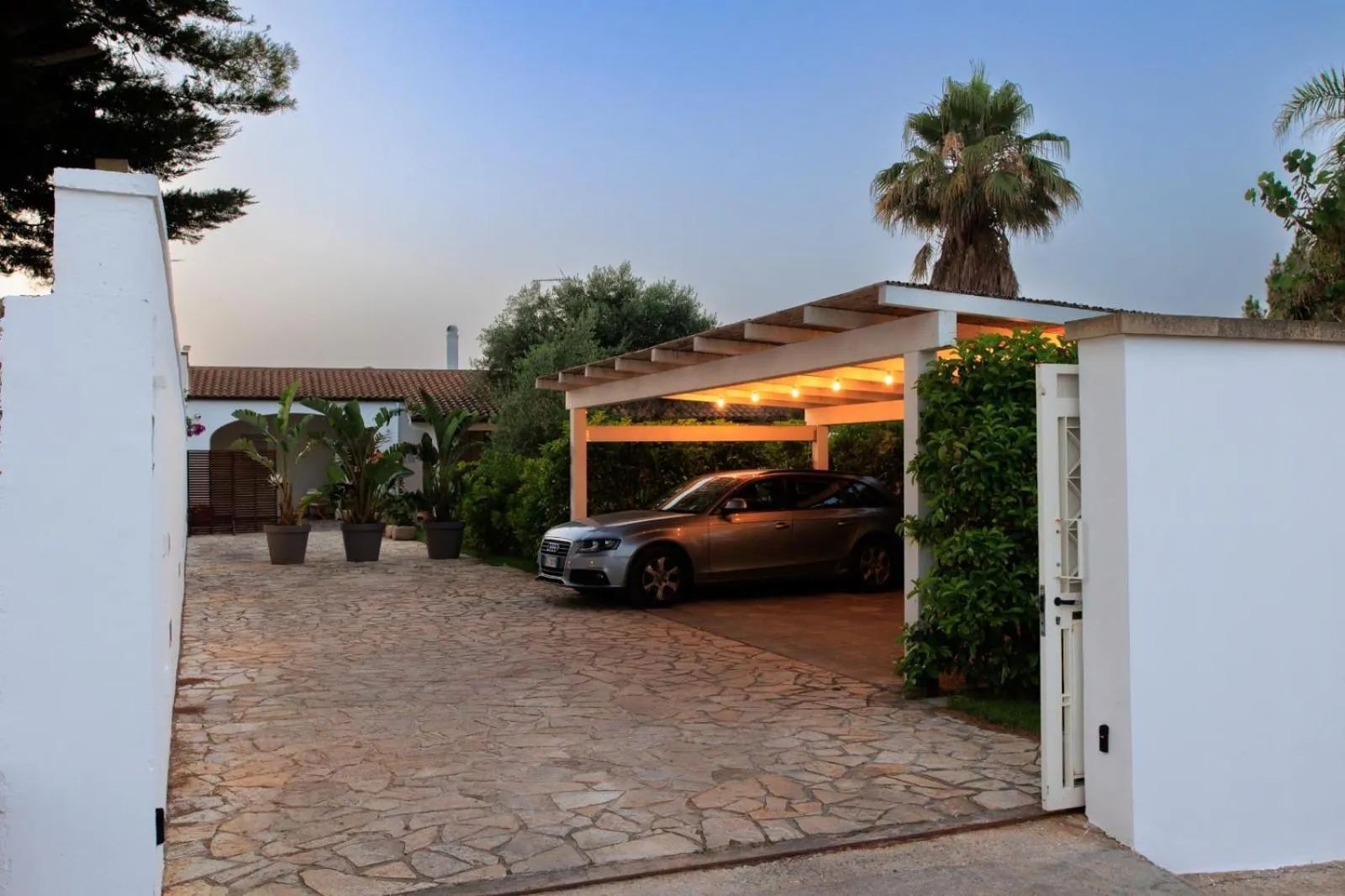 Parking in Il Giardino di Jo