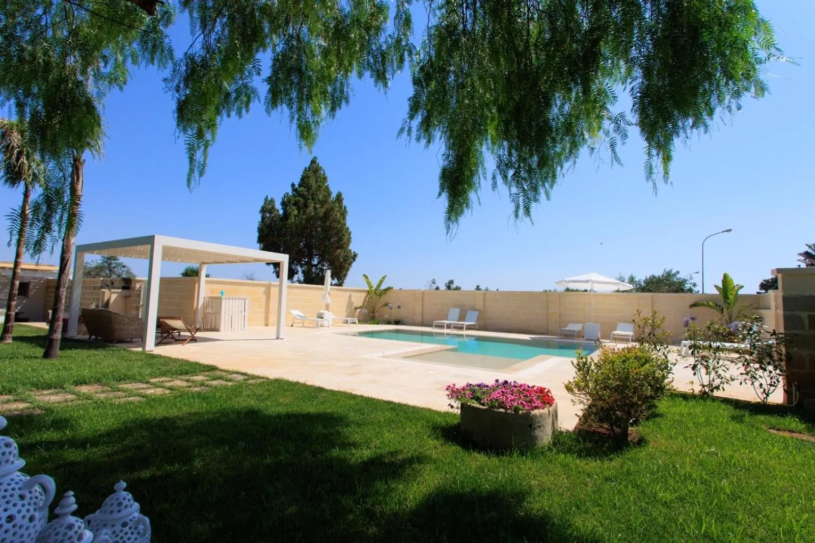 Garden view in Il Giardino di Jo