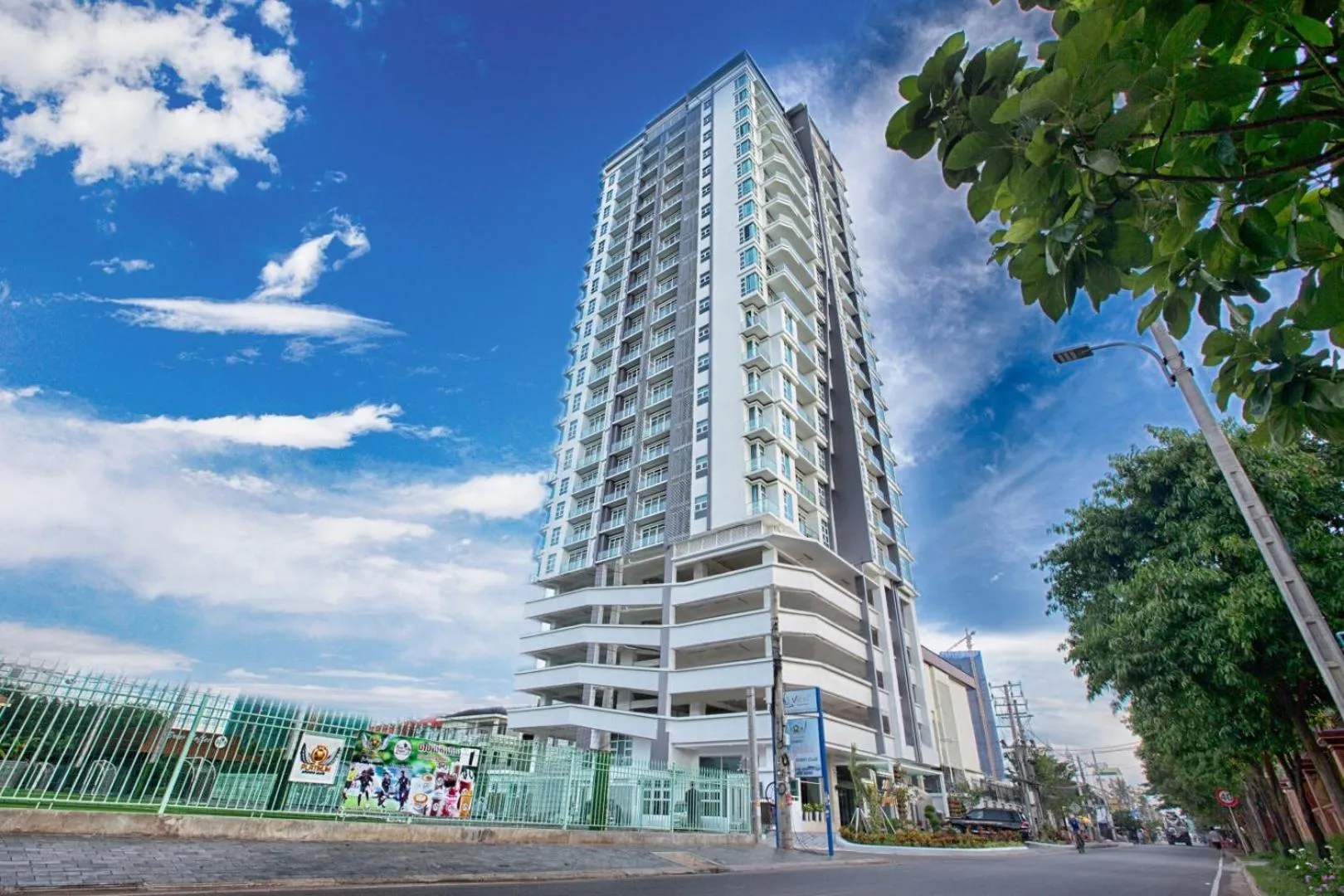 Facade/entrance in Infinity 28 Hotel and Residence