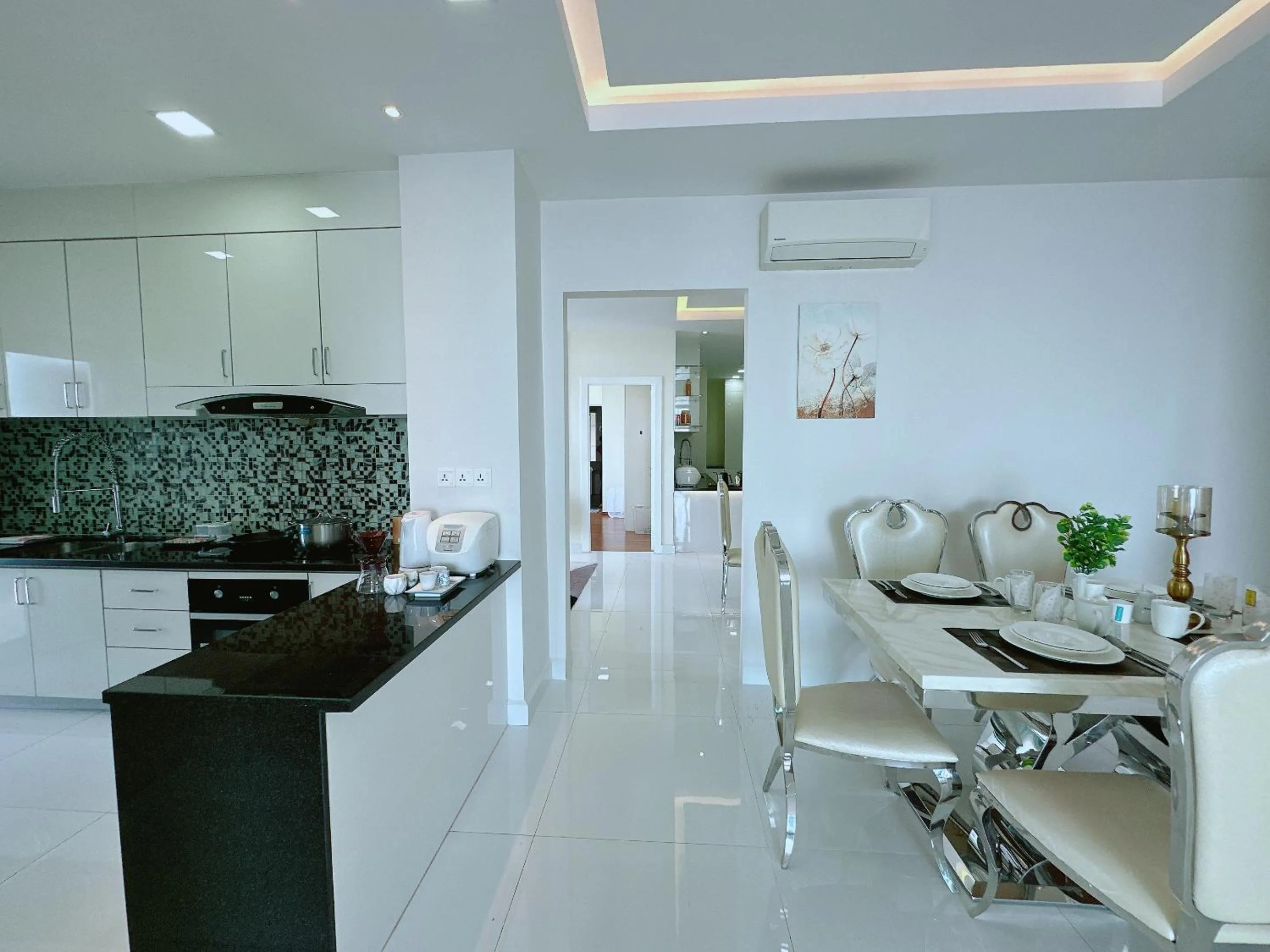 Kitchen or kitchenette in Infinity 28 Hotel and Residence