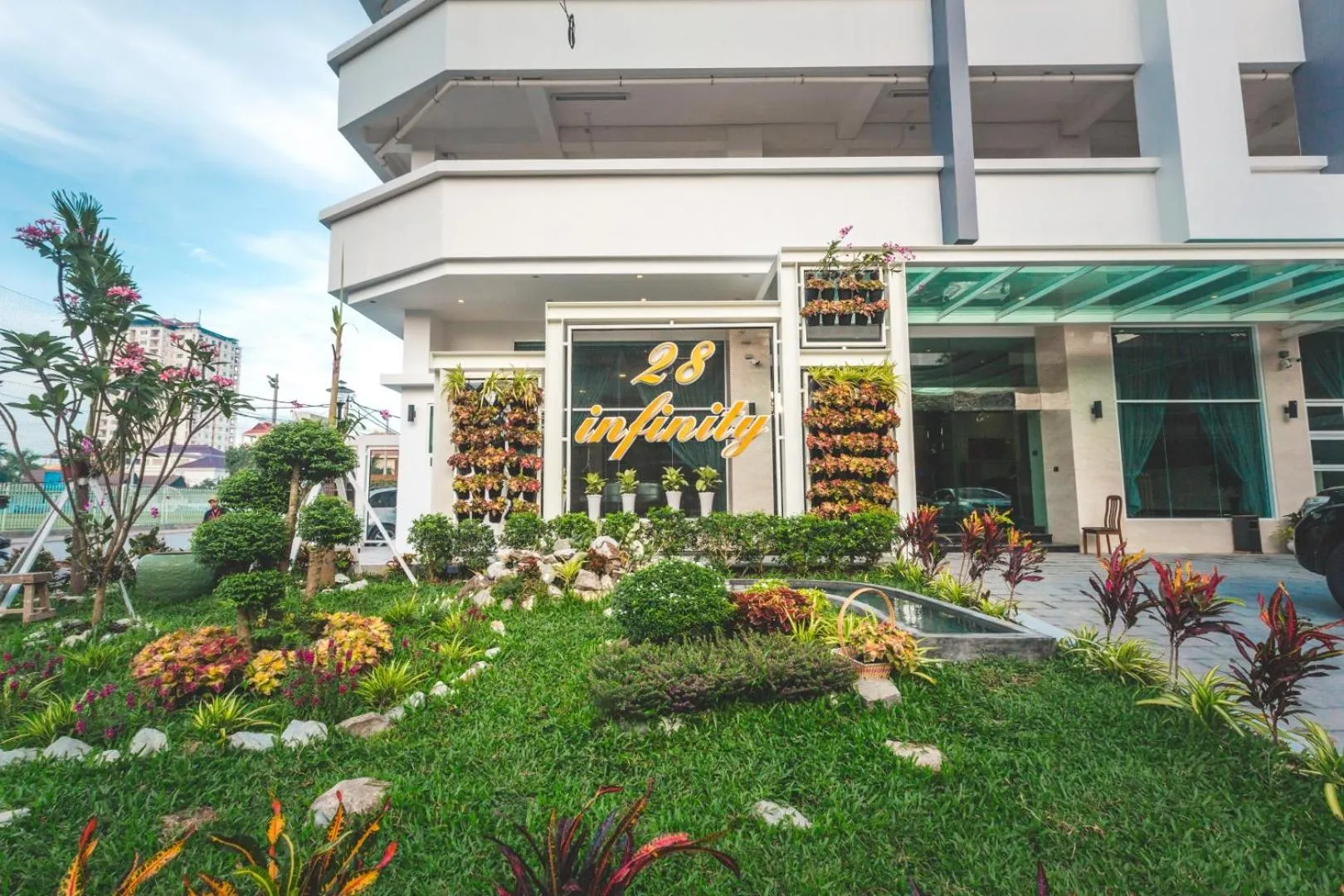 Garden in Infinity 28 Hotel and Residence