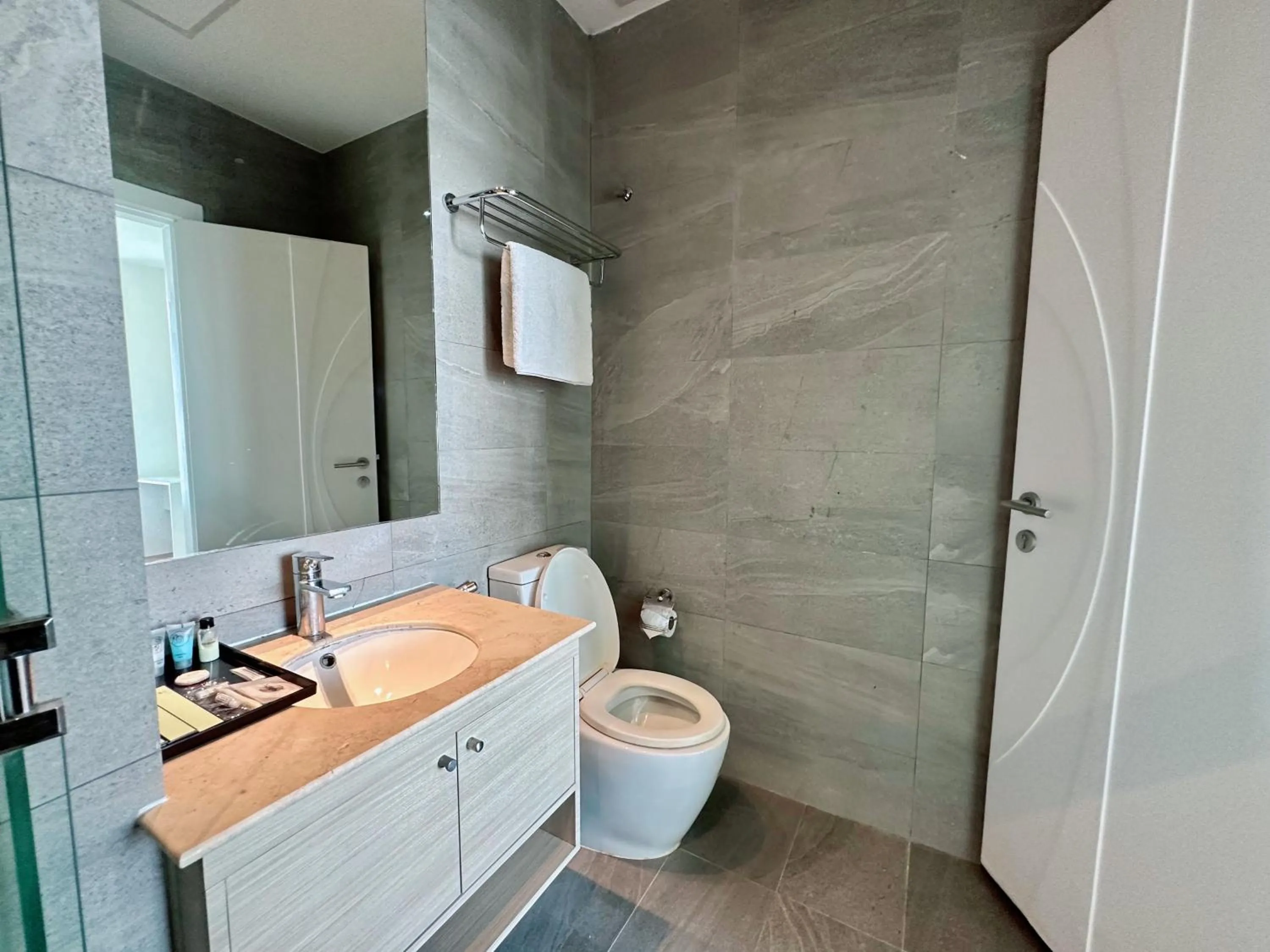 Bathroom in Infinity 28 Hotel and Residence