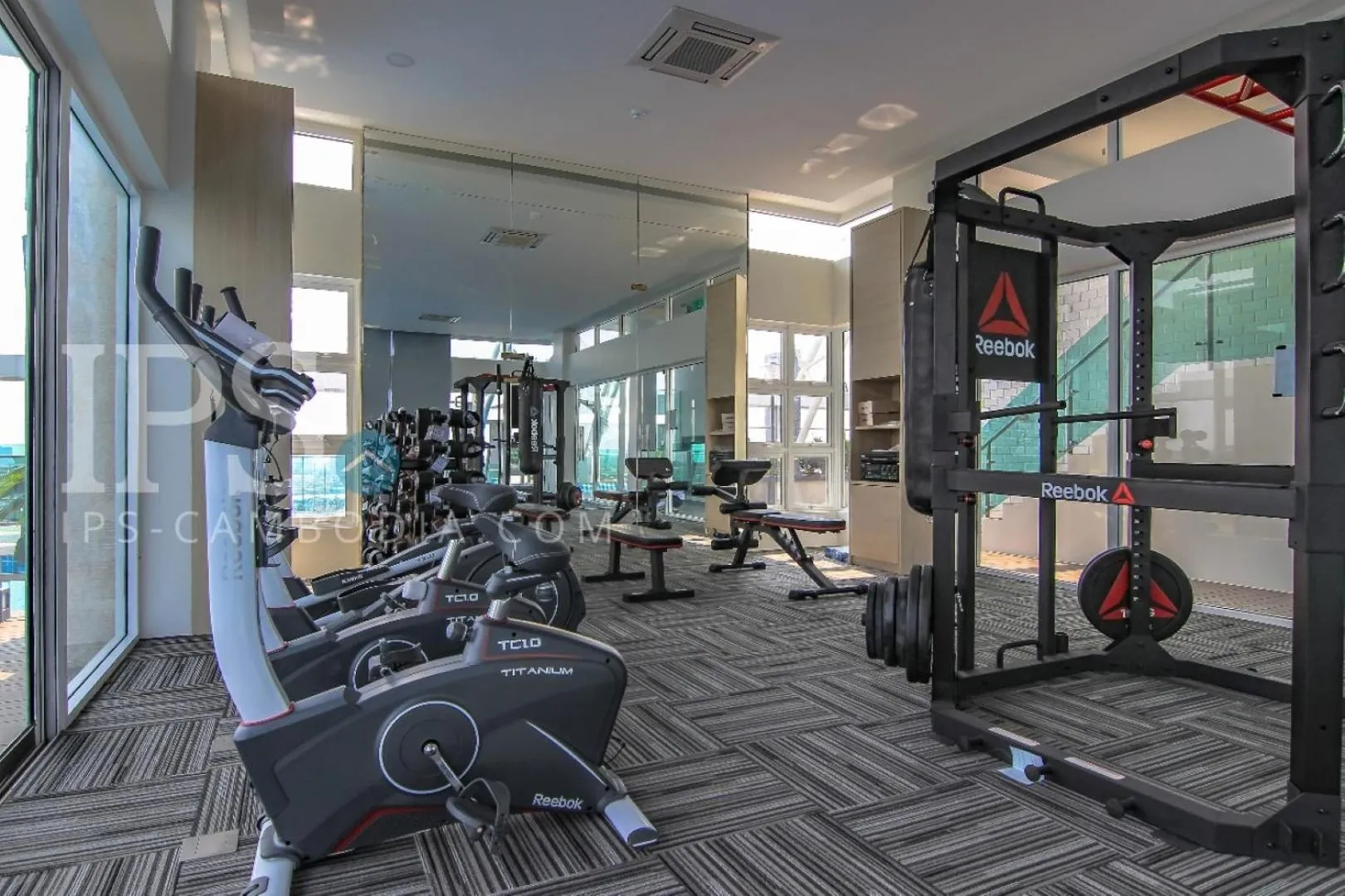 Fitness centre/facilities in Infinity 28 Hotel and Residence