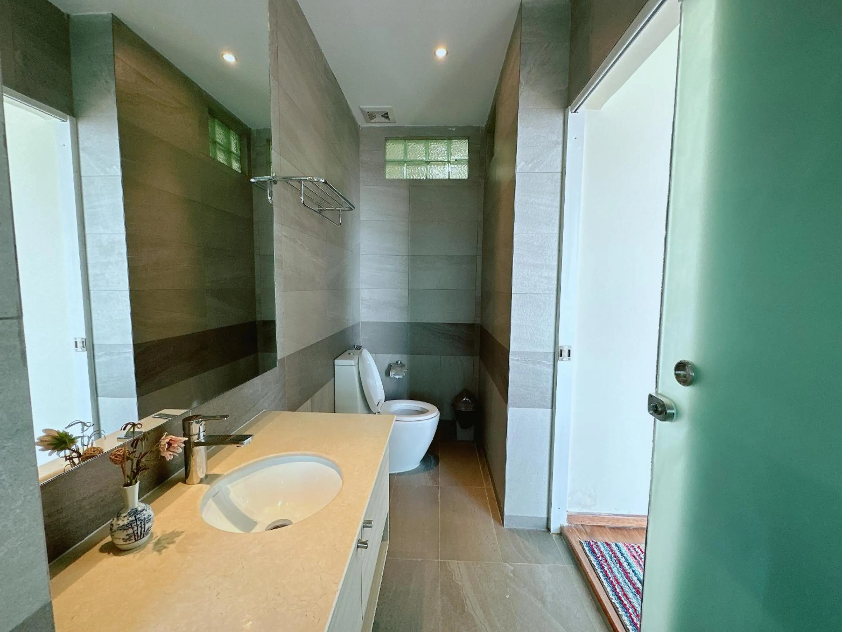 Bathroom in Infinity 28 Hotel and Residence