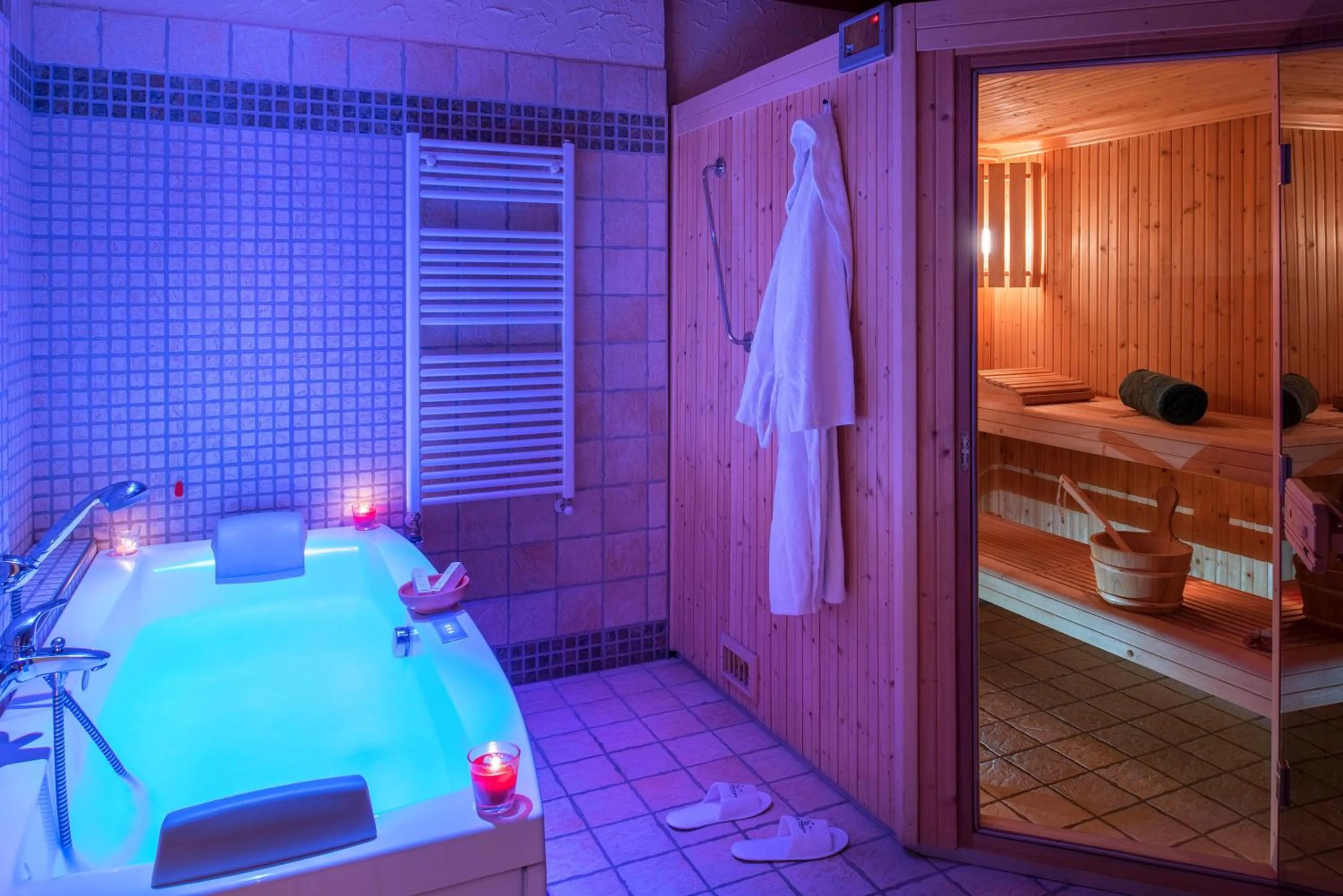 Sauna, Bed in Park Chalet Village