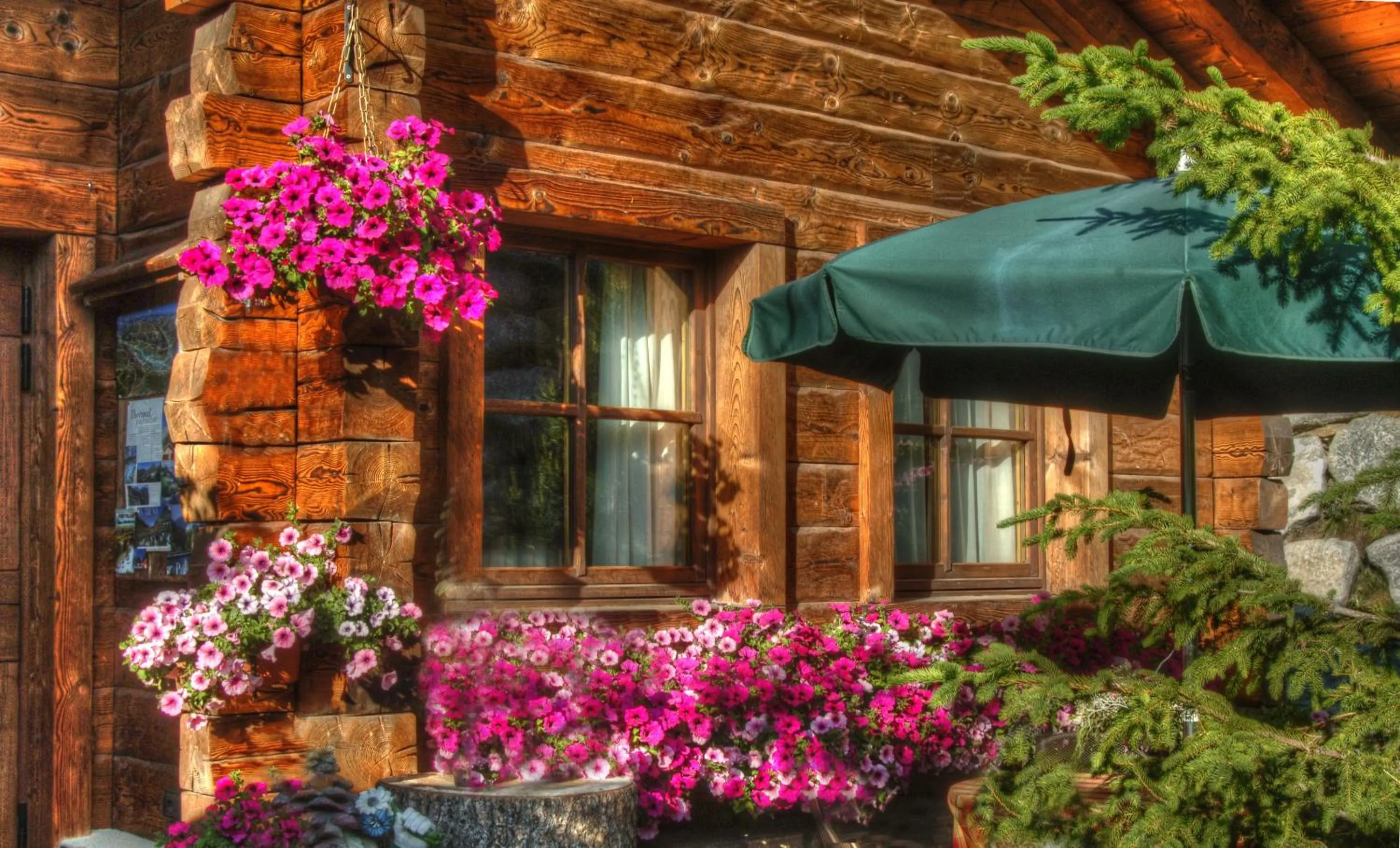 Decorative detail in Park Chalet Village