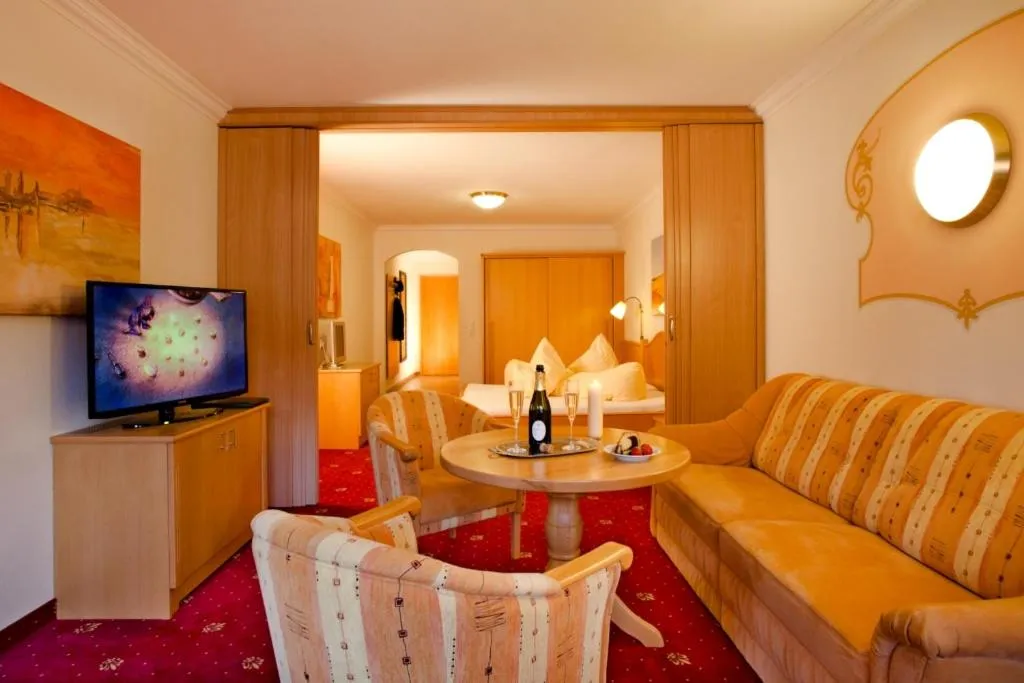 Photo of the whole room in Alpenhof