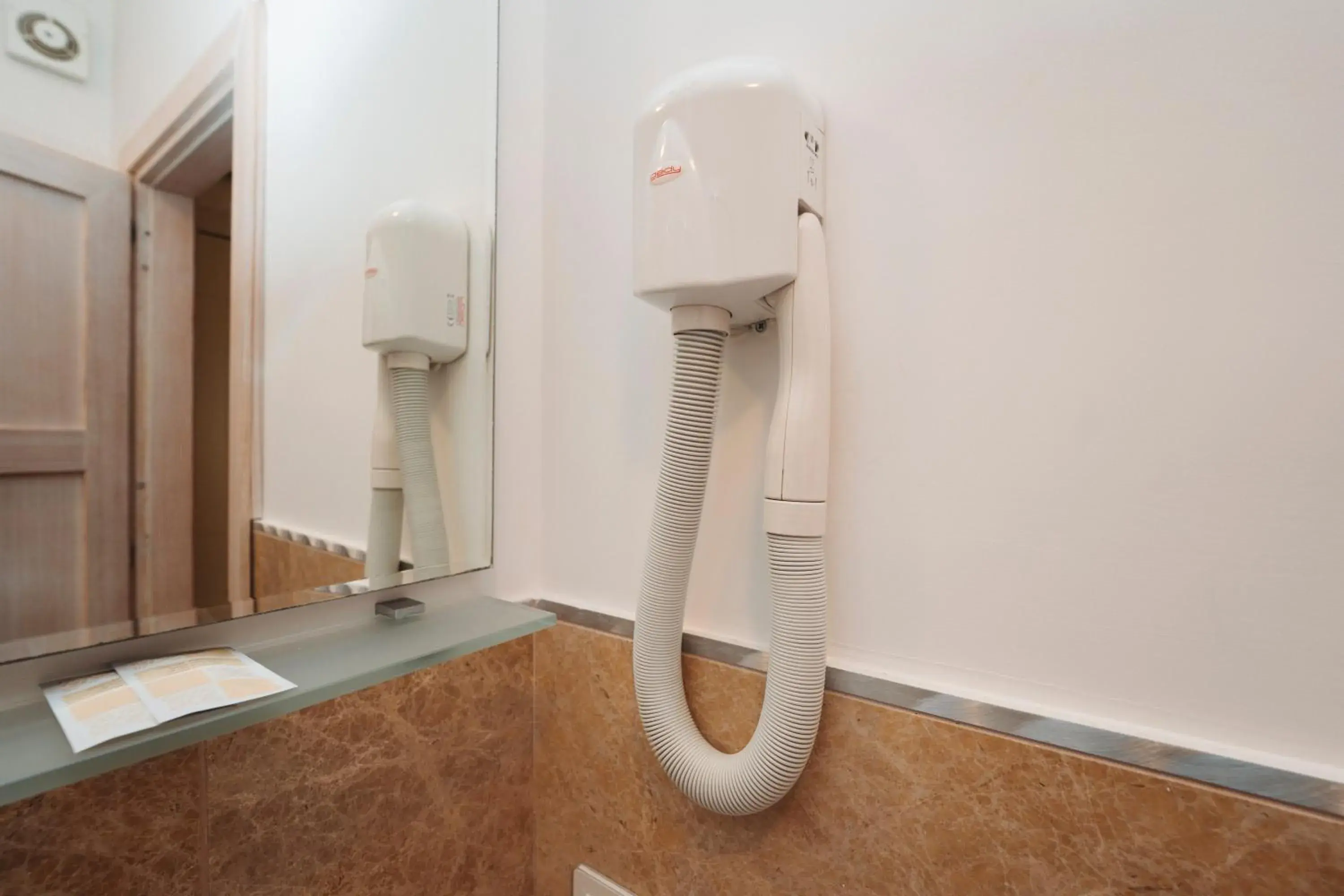 Twin Room - single occupancy in Hotel Di Nardo Twin Room - single occupancy in Hotel Di Nardo