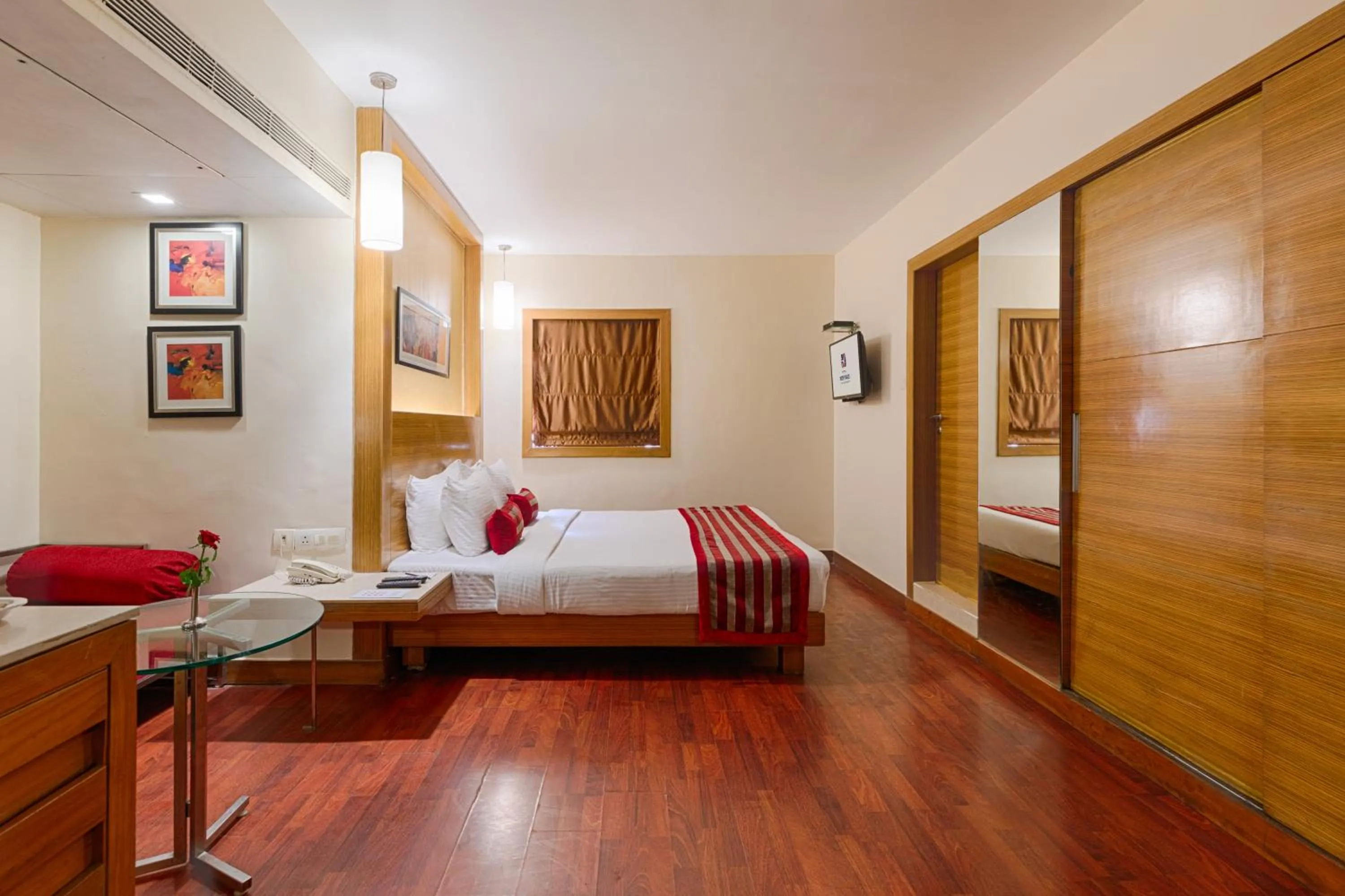 Bed in Hotel Heritage formerly known as Comfort Inn Heritage