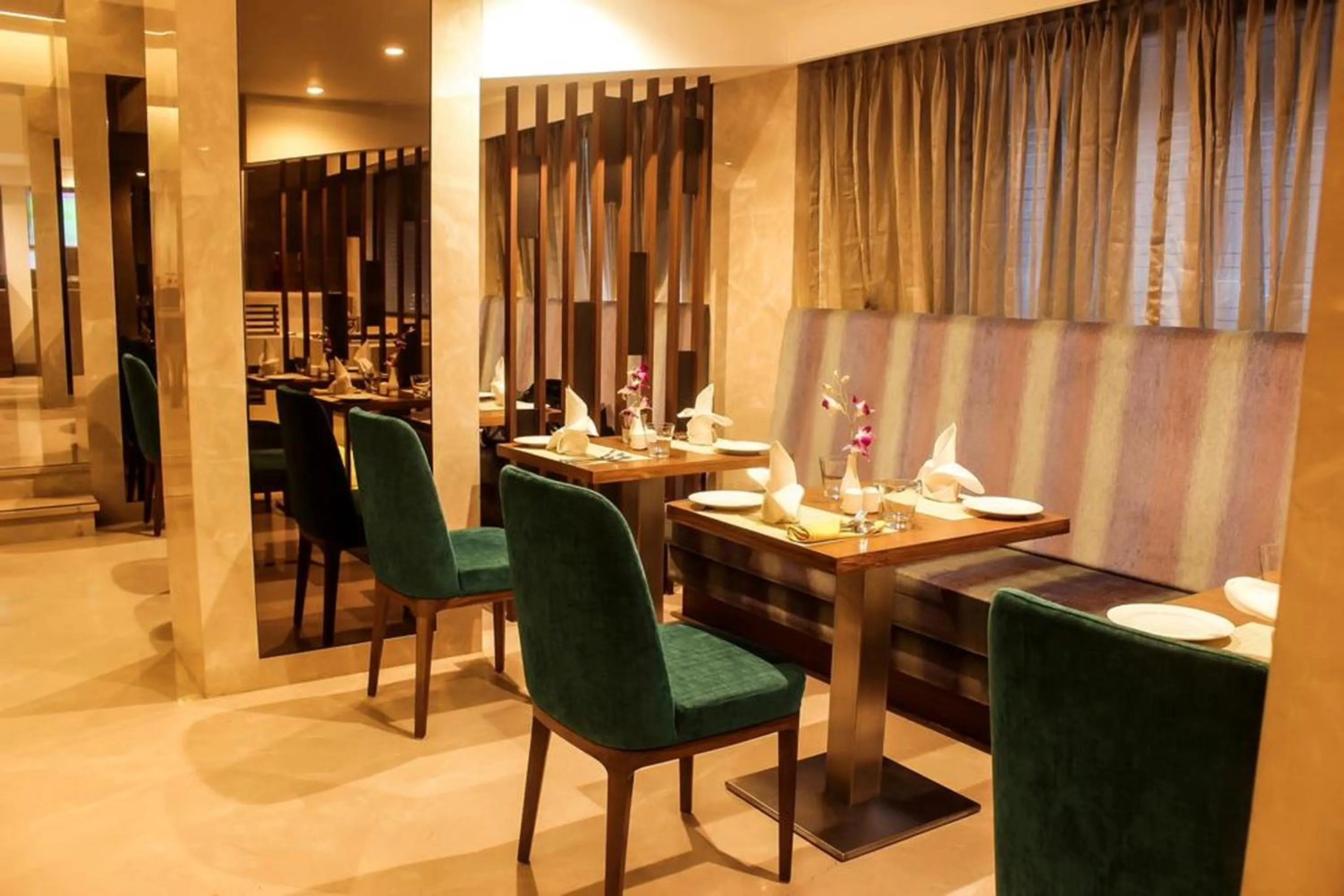 Restaurant/places to eat in Hotel Heritage formerly known as Comfort Inn Heritage