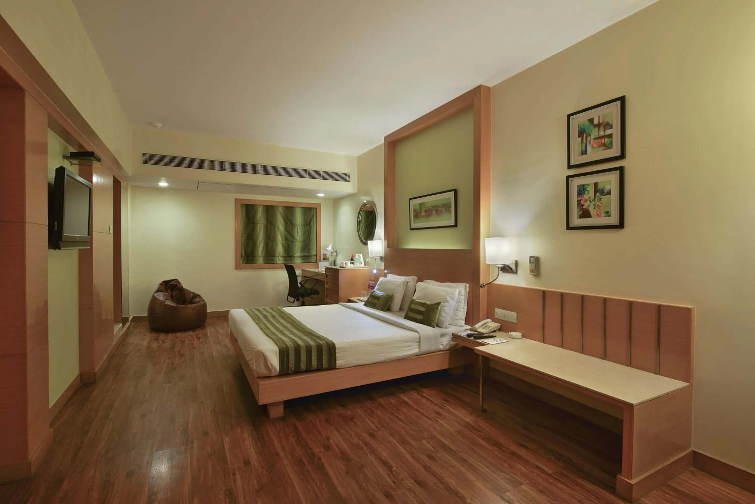 Bedroom, Bed in Hotel Heritage formerly known as Comfort Inn Heritage