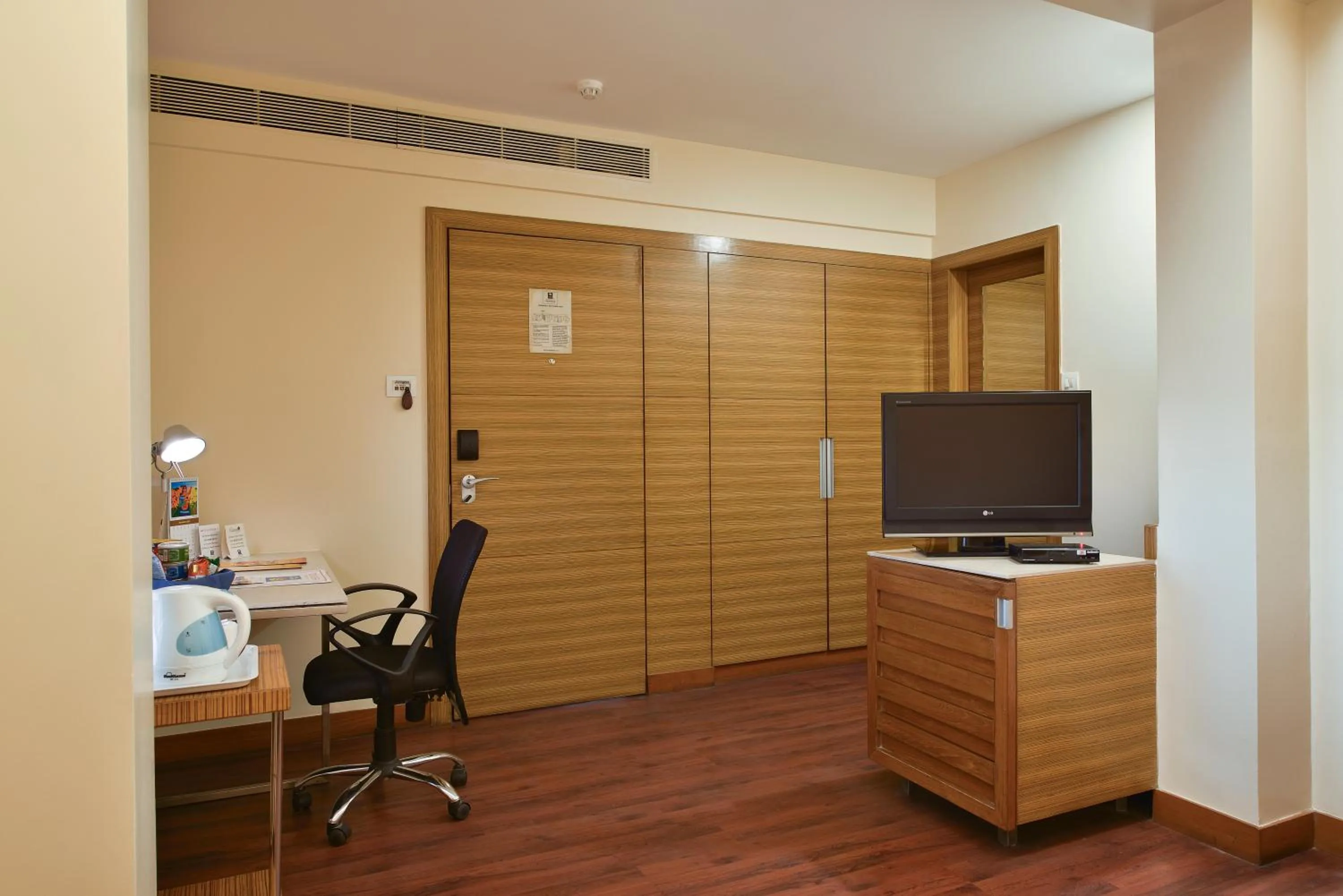 Coffee/tea facilities in Hotel Heritage formerly known as Comfort Inn Heritage