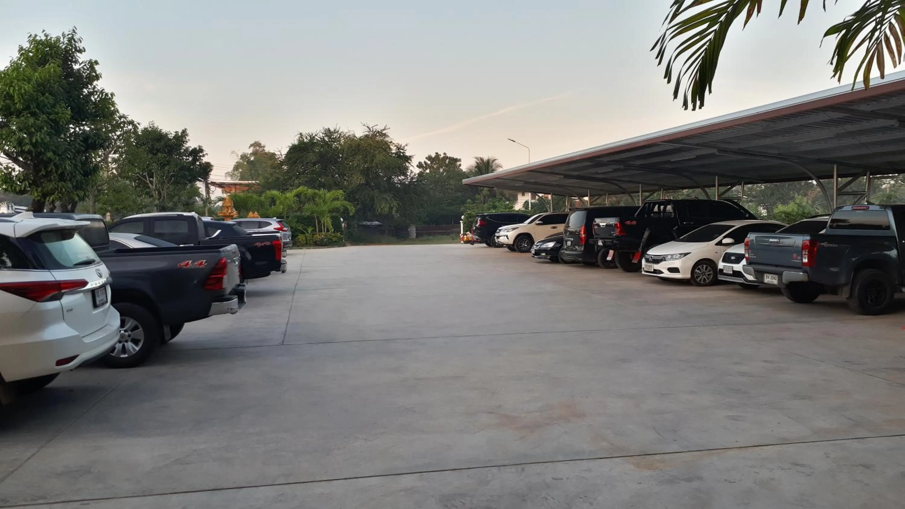 Facade/entrance in Baan Lita