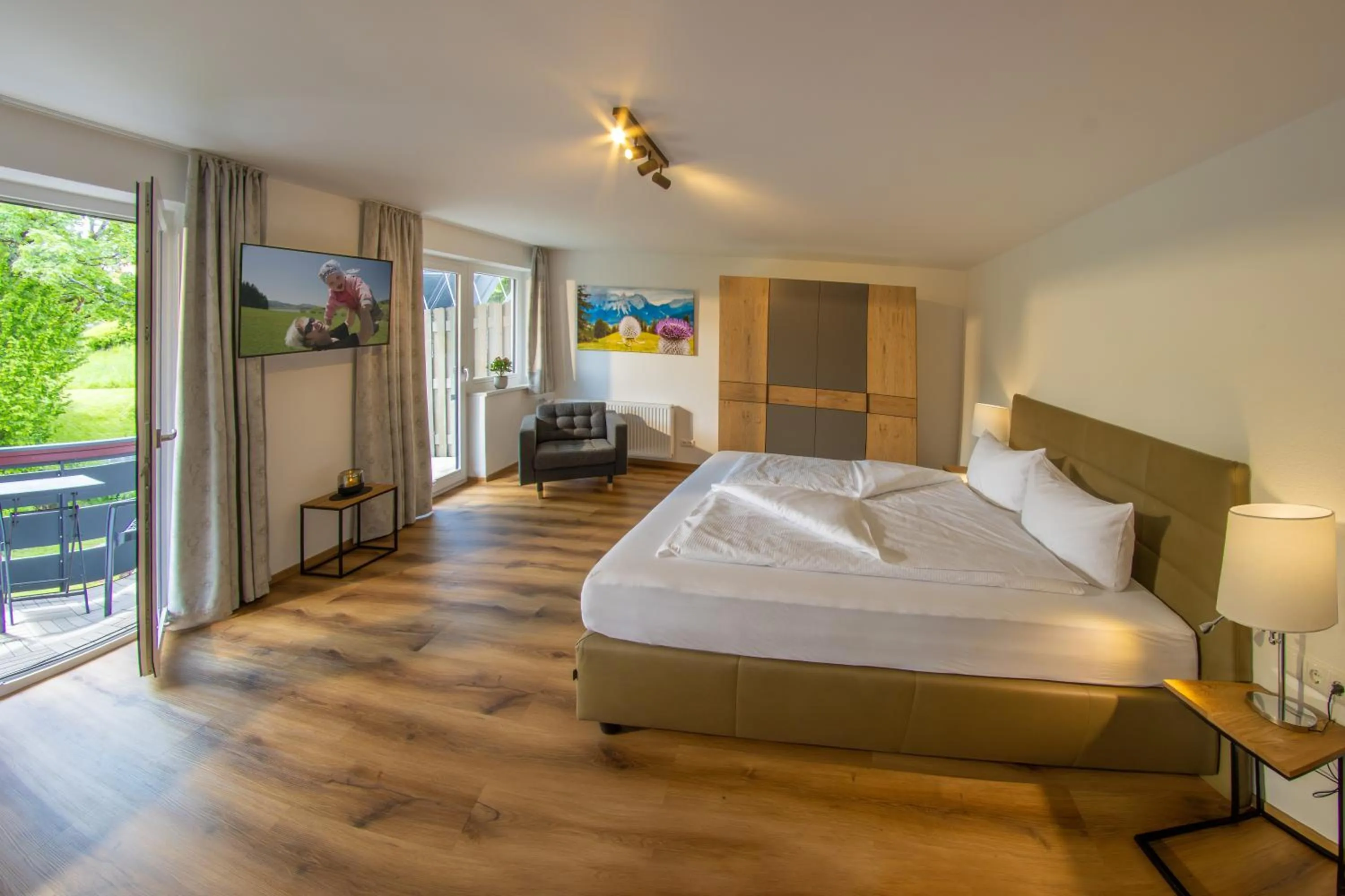 Bed in Appartement-Hotel-Allgayer