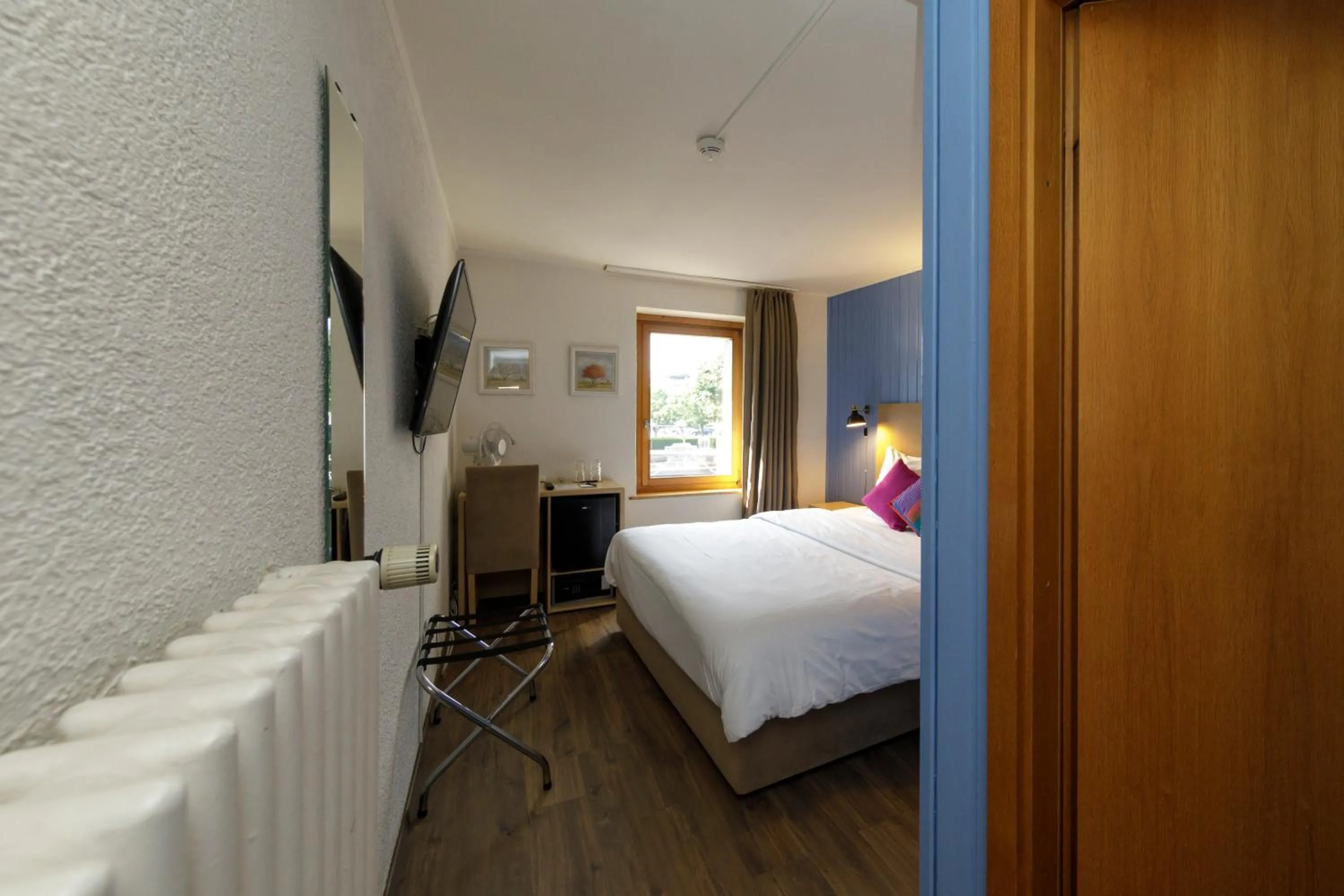 Bedroom, Bed in Hôtel de l'Ange