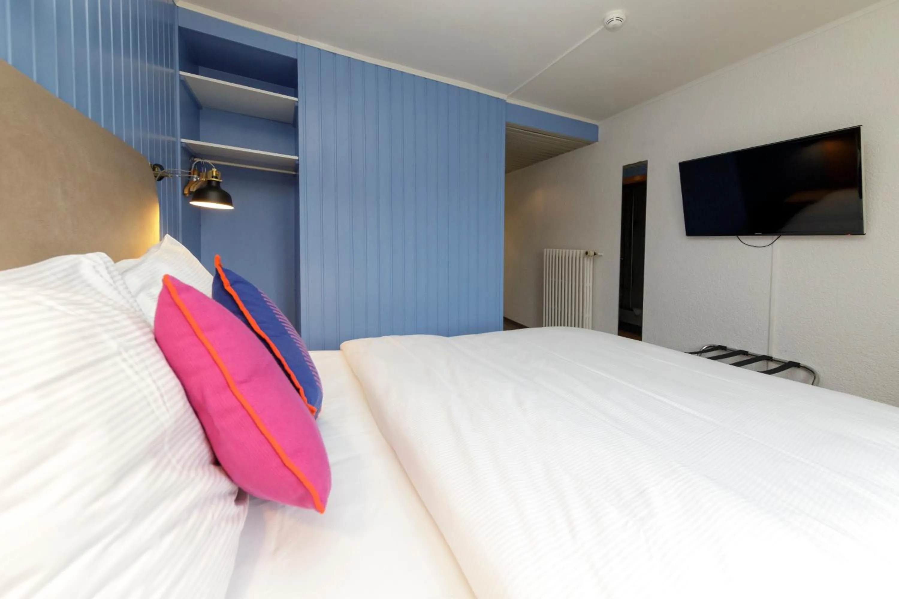 Bedroom, Bed in Hôtel de l'Ange