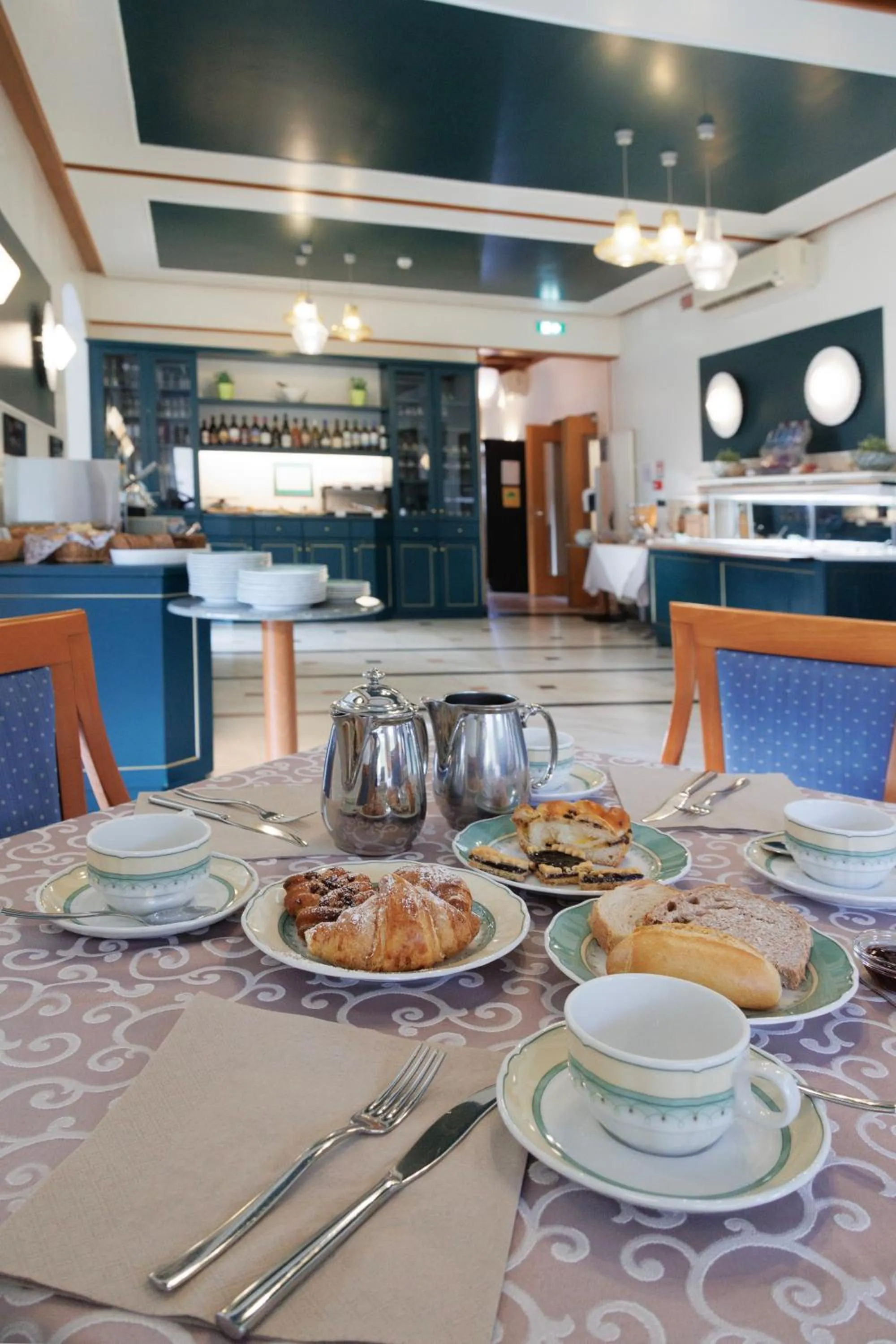 Breakfast in Hotel Villa Adriana