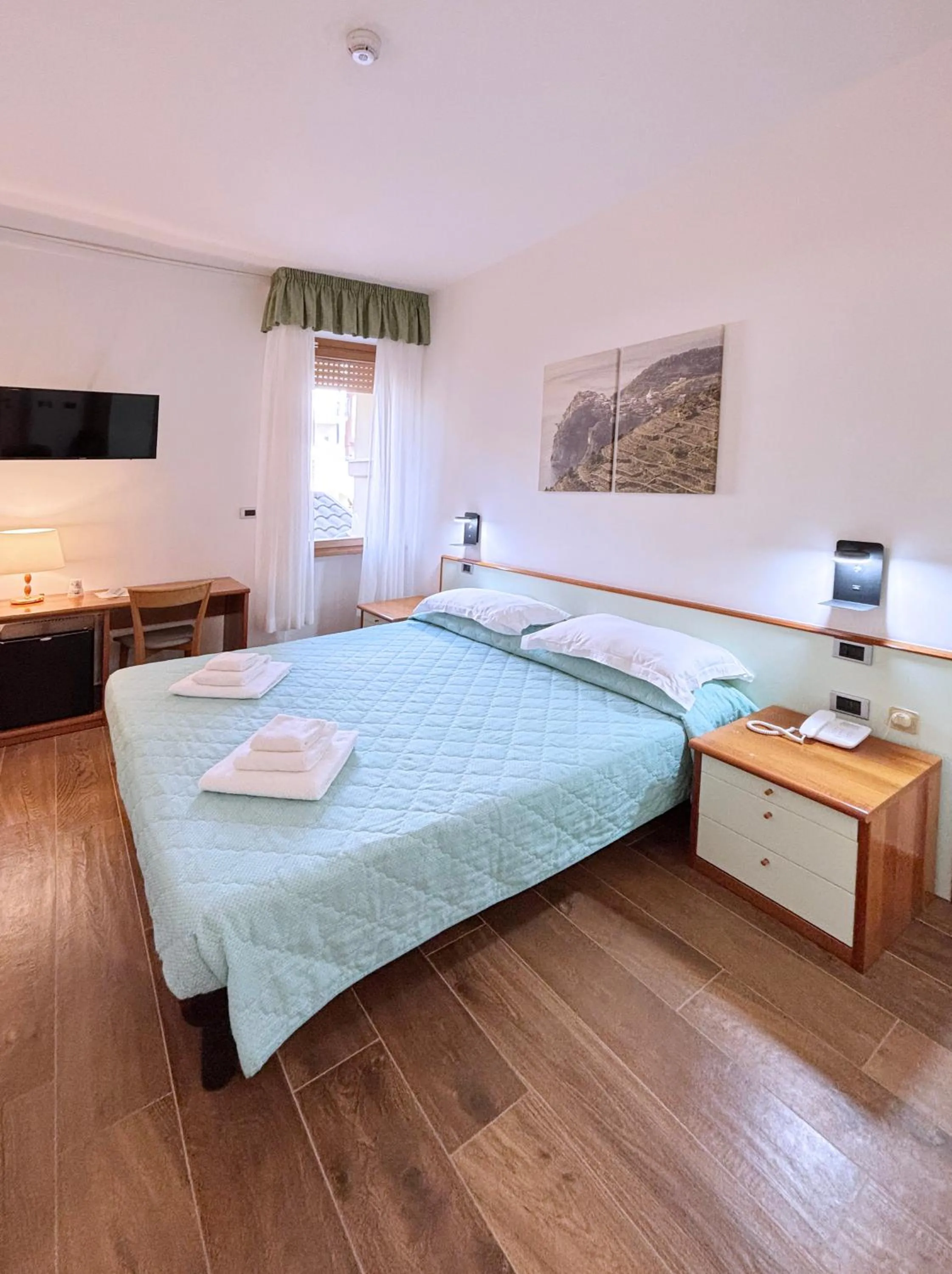 Photo of the whole room, Bed in Hotel Villa Adriana