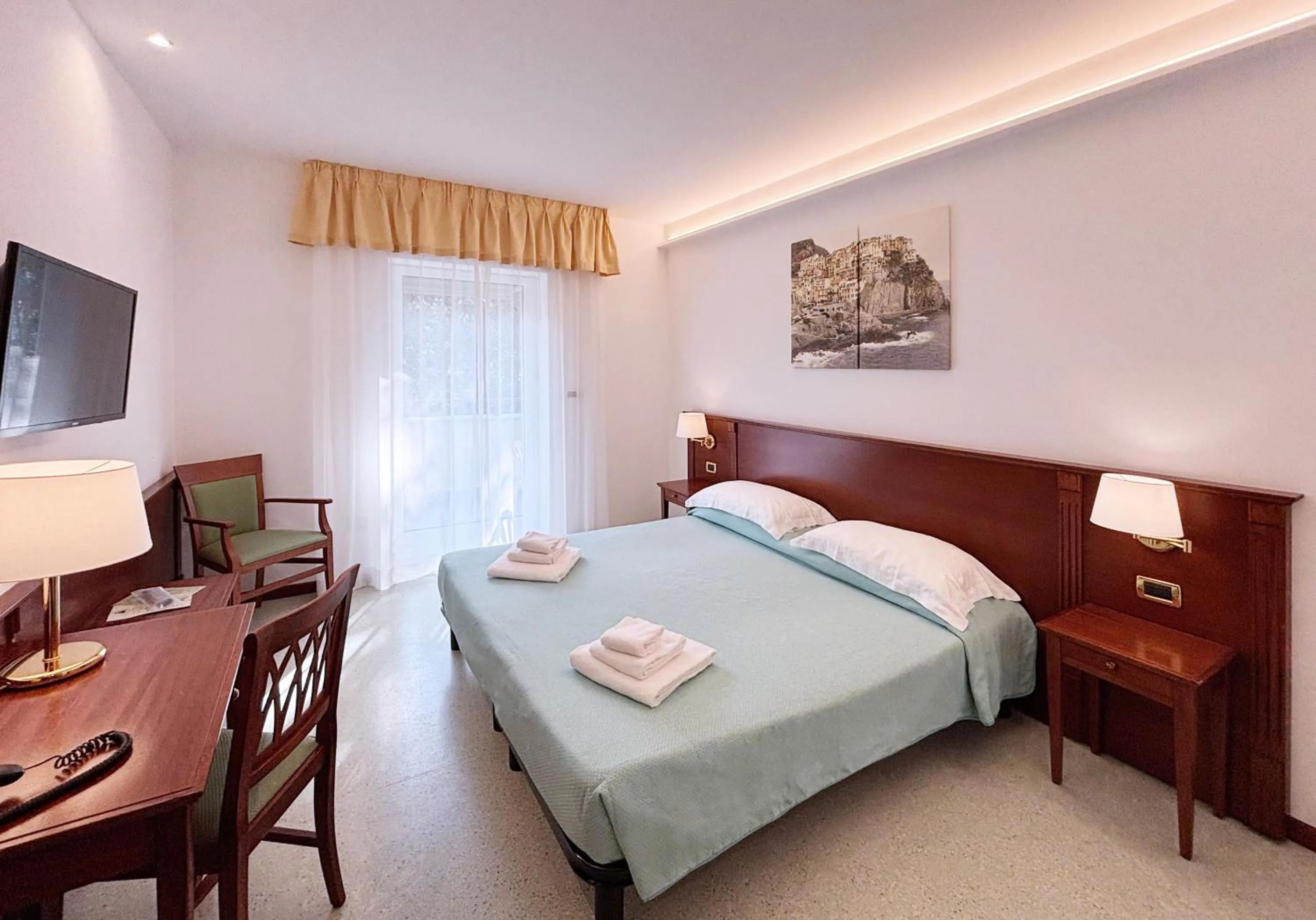 Photo of the whole room, Bed in Hotel Villa Adriana