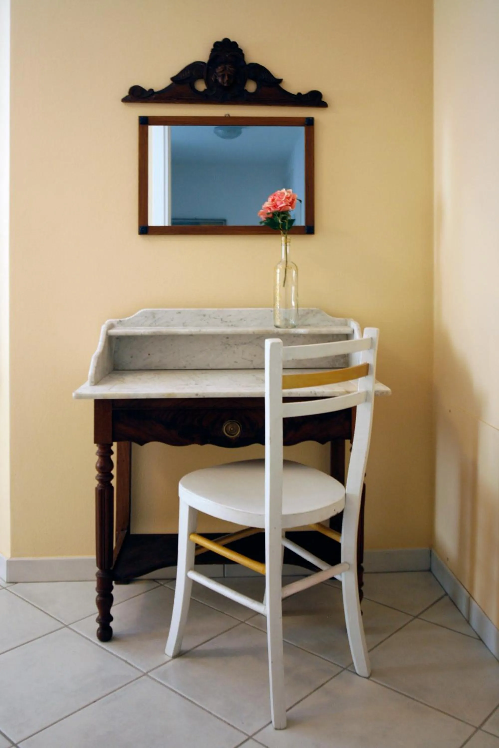 Seating area in Villa Amelia Rooms