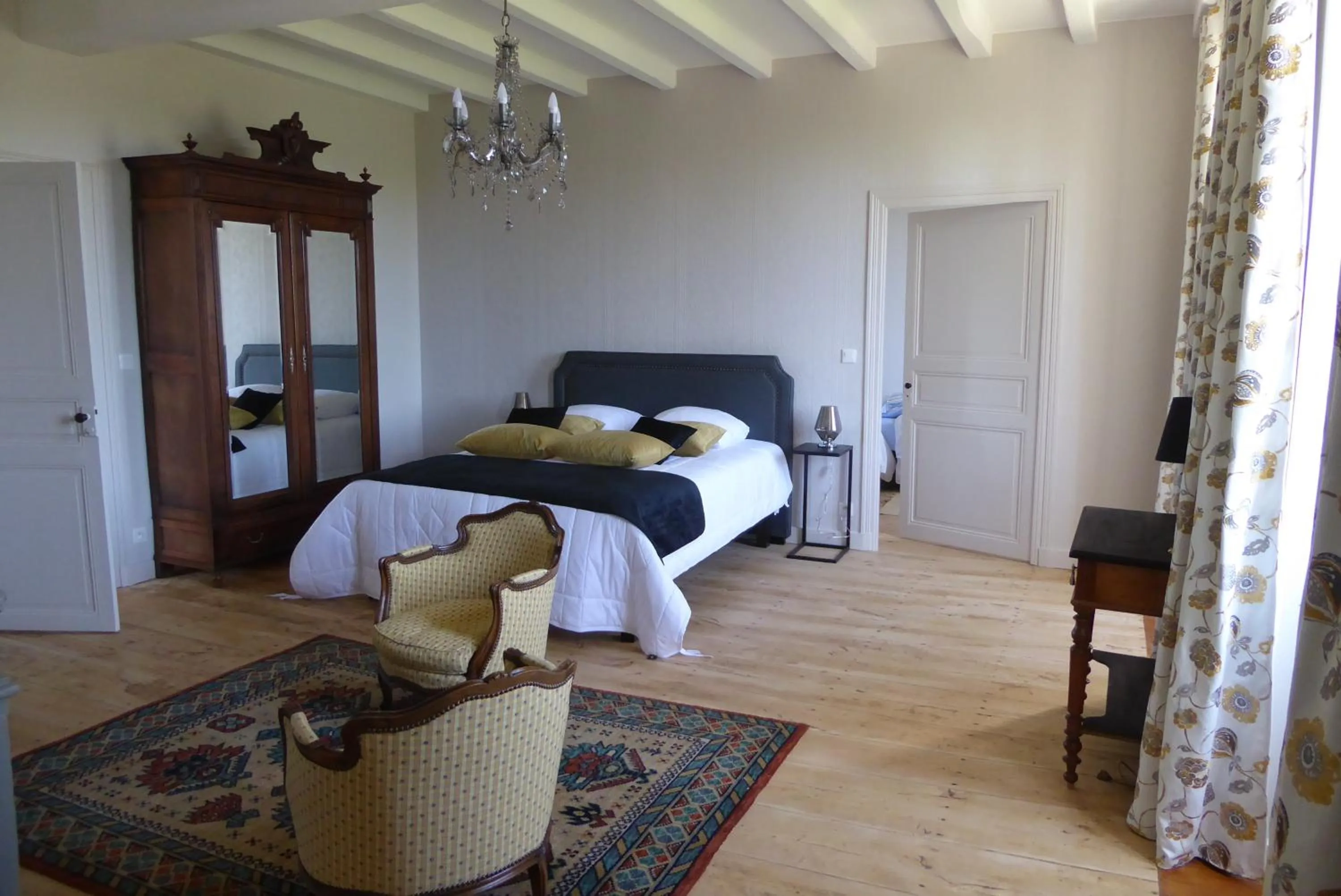 Photo of the whole room in Chateau d'Annezay