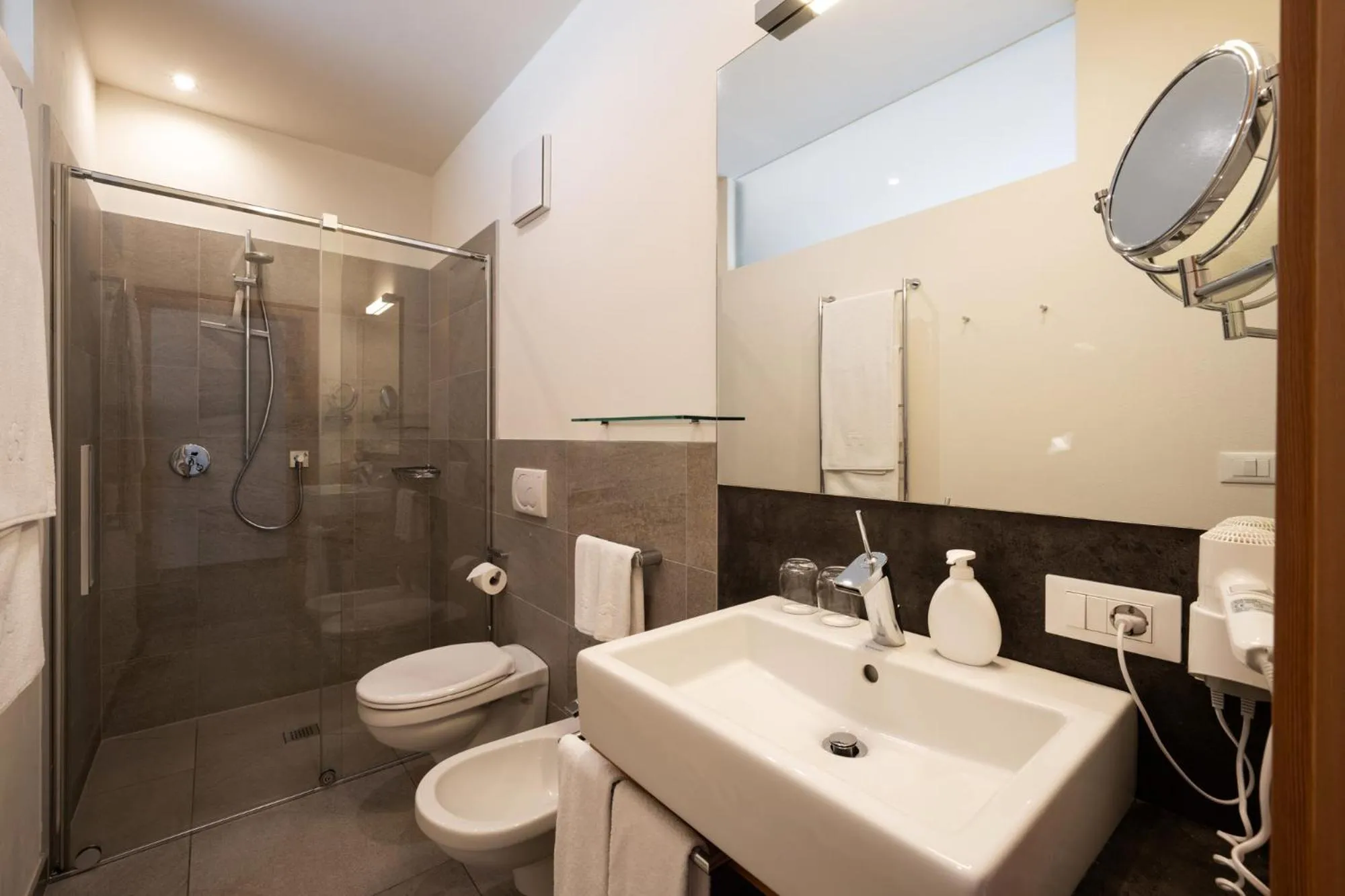 Shower in Alagundis Apartment Residence