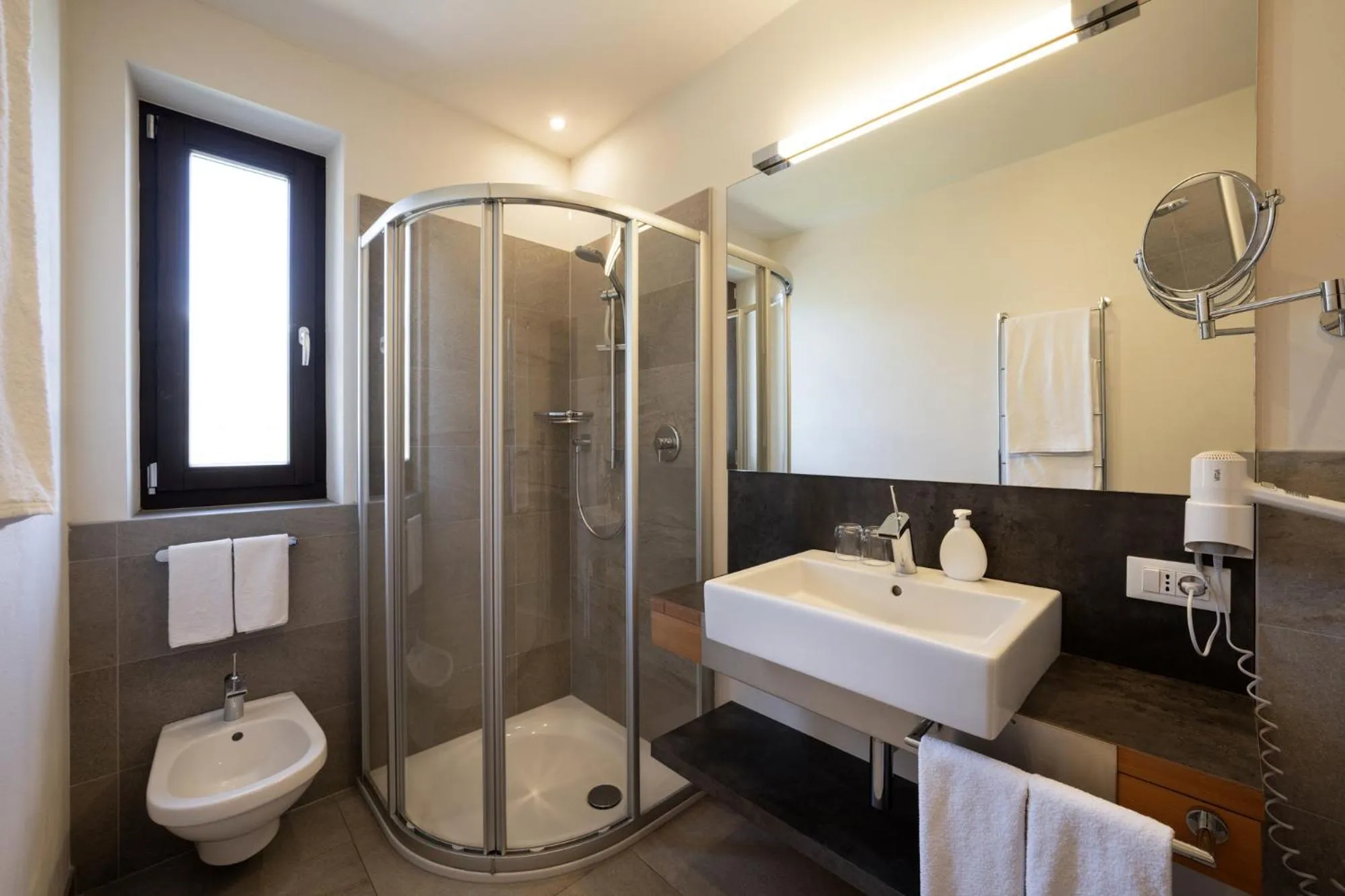 Shower in Alagundis Apartment Residence