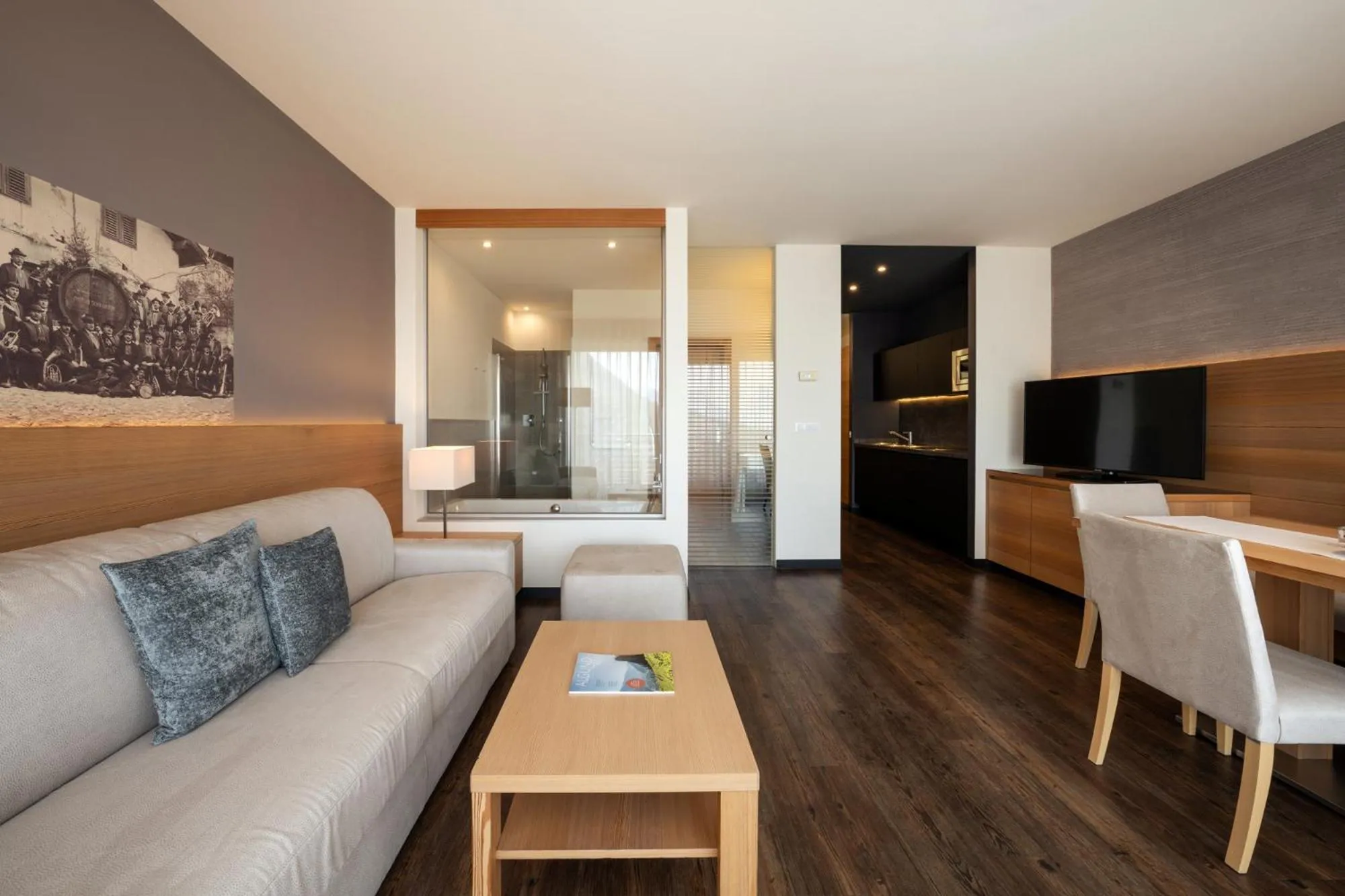 Communal lounge/ TV room in Alagundis Apartment Residence