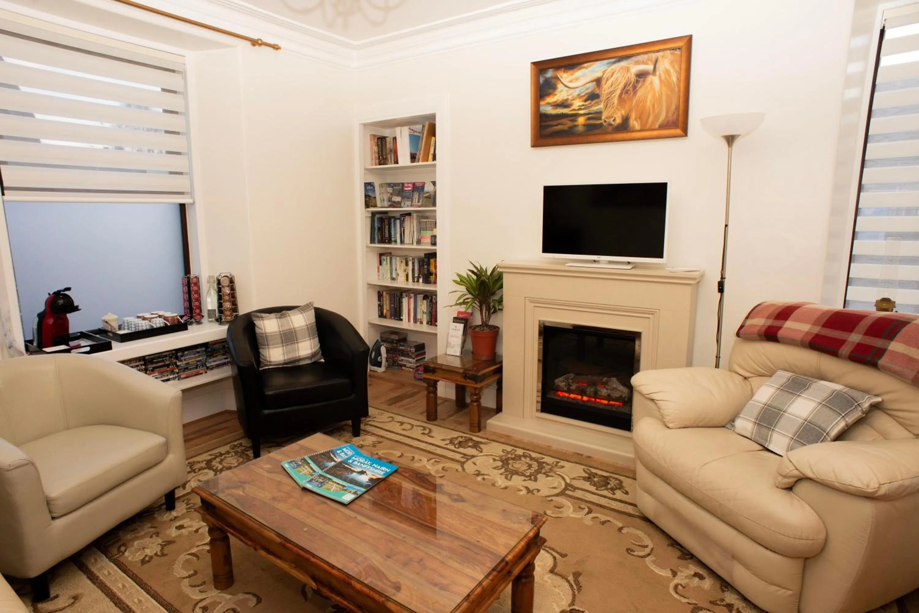 Communal lounge/ TV room in Dunvegan Bed & Breakfast