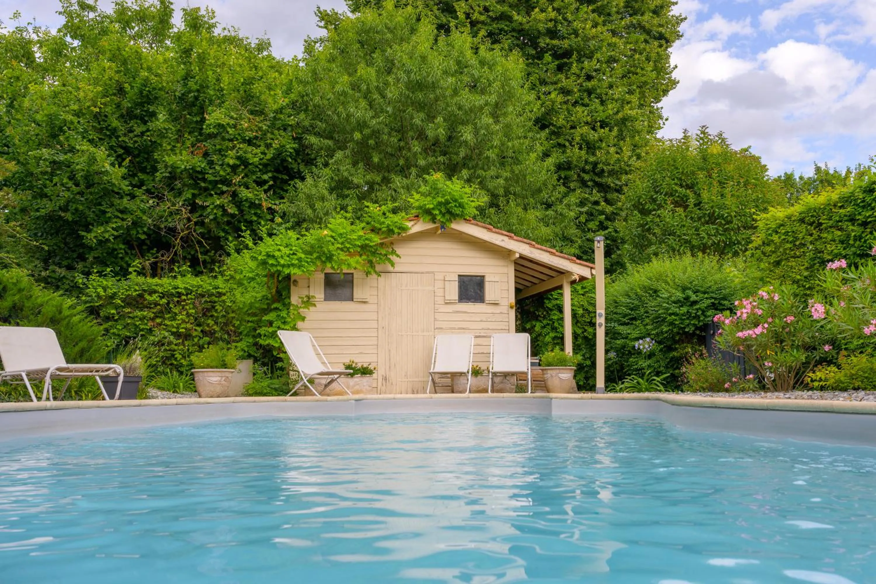 Swimming pool in Le Moulin du Gastronome