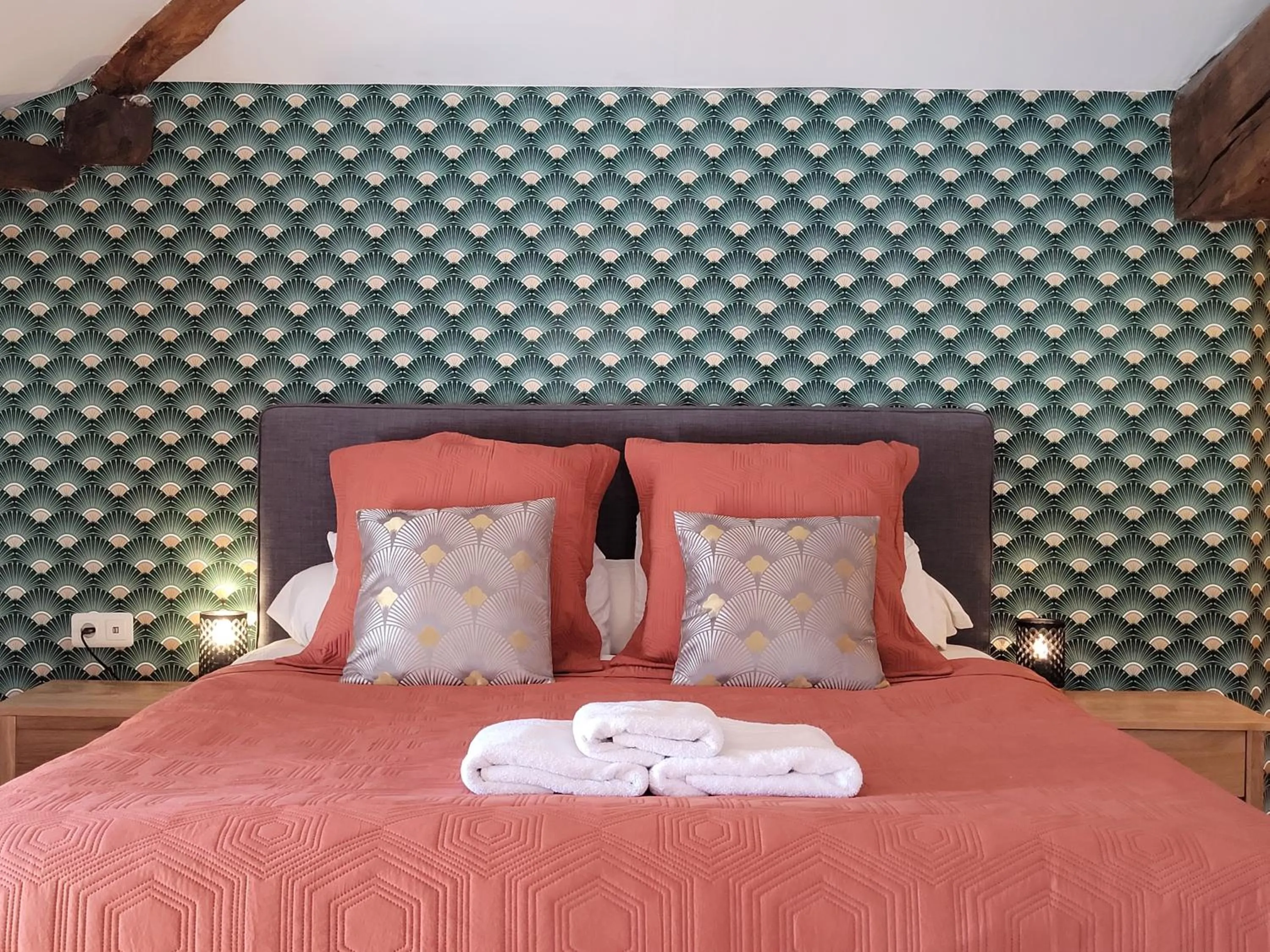 Bedroom, Bed in Les Portails Bleus