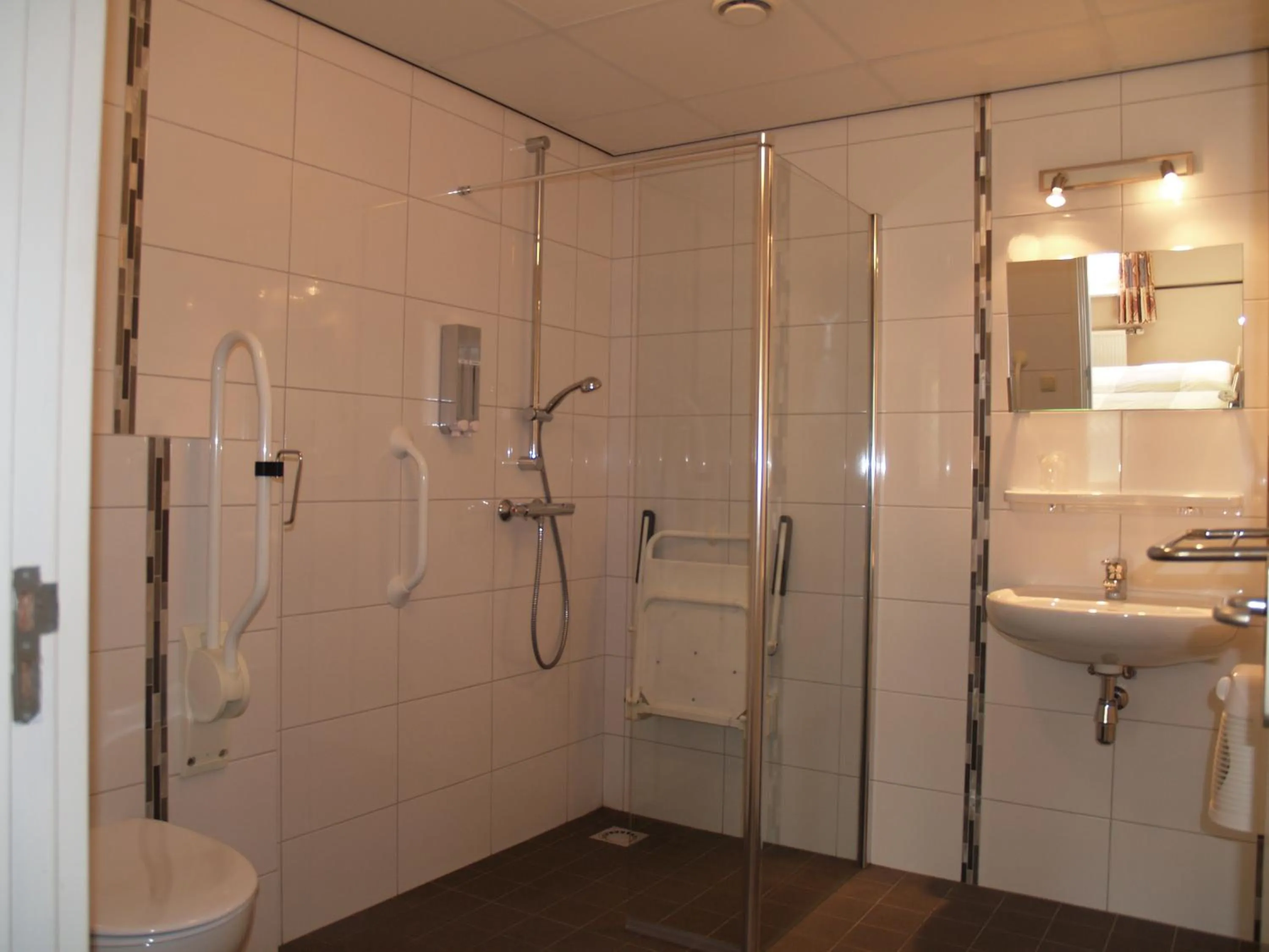 Shower in Hotel Lemmenhof