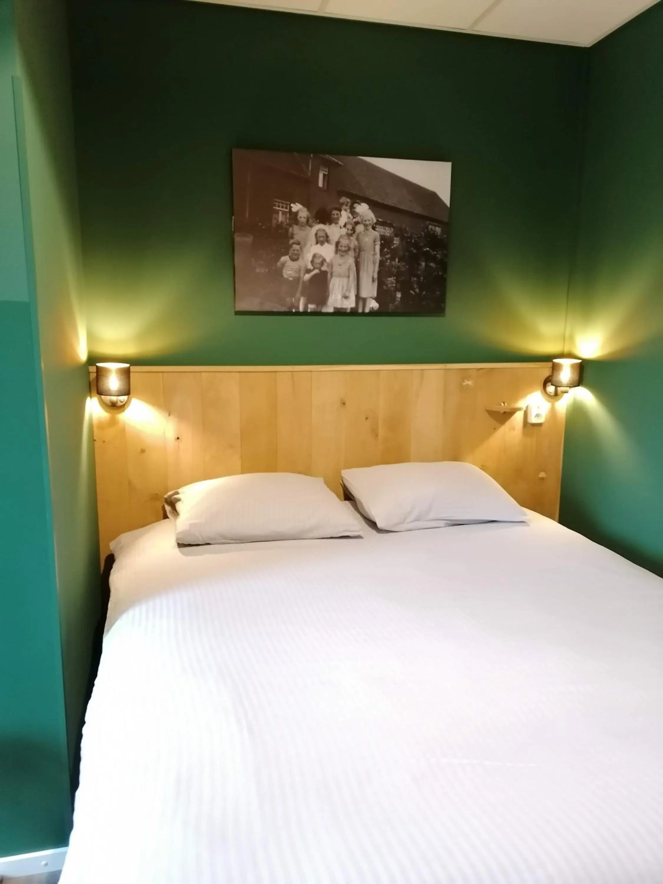 Bed in Hotel Lemmenhof