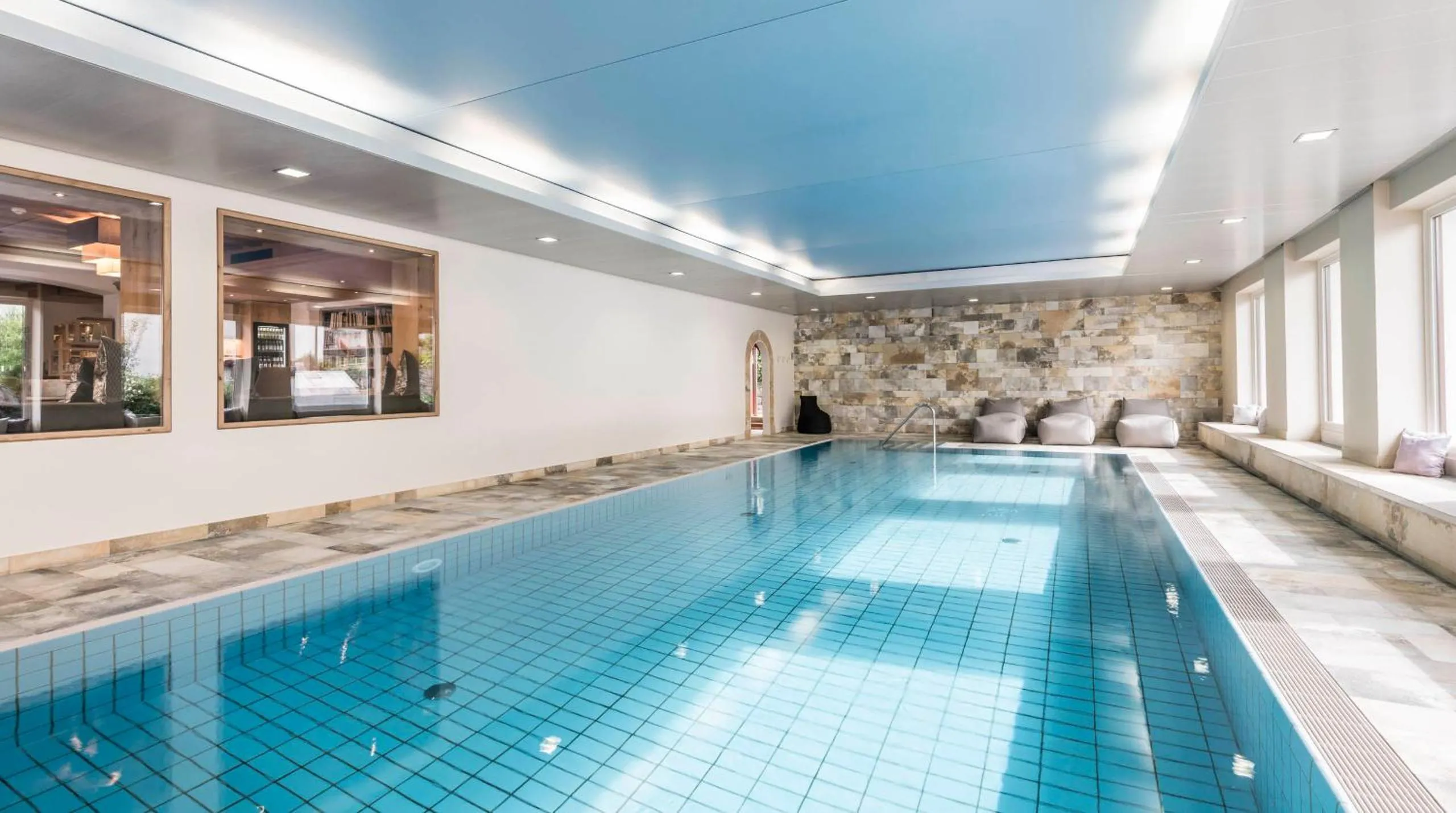 Swimming pool in Der Mohrenwirt ****